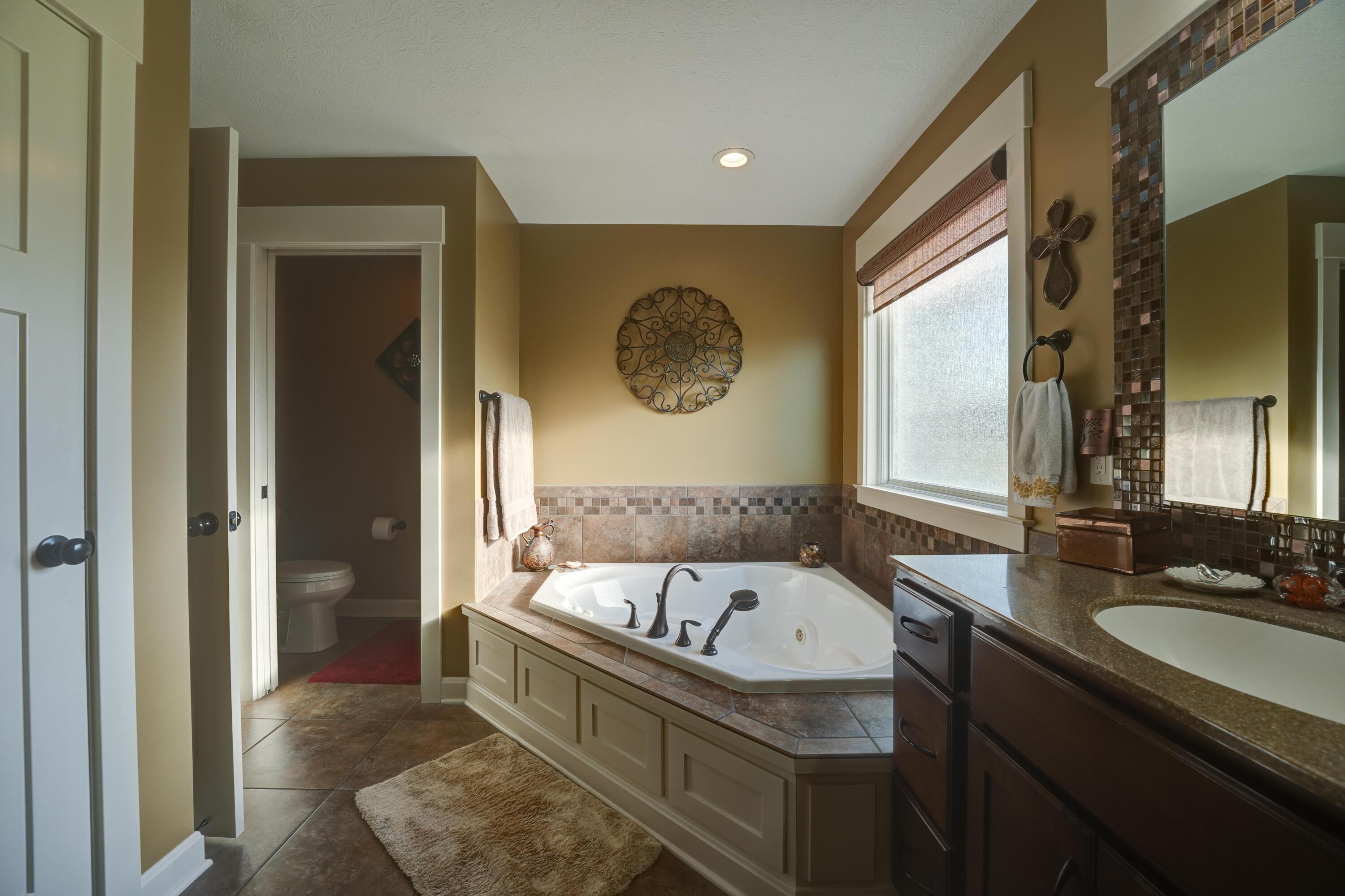 6414 Willow Lake, Greenville, Ohio 45331