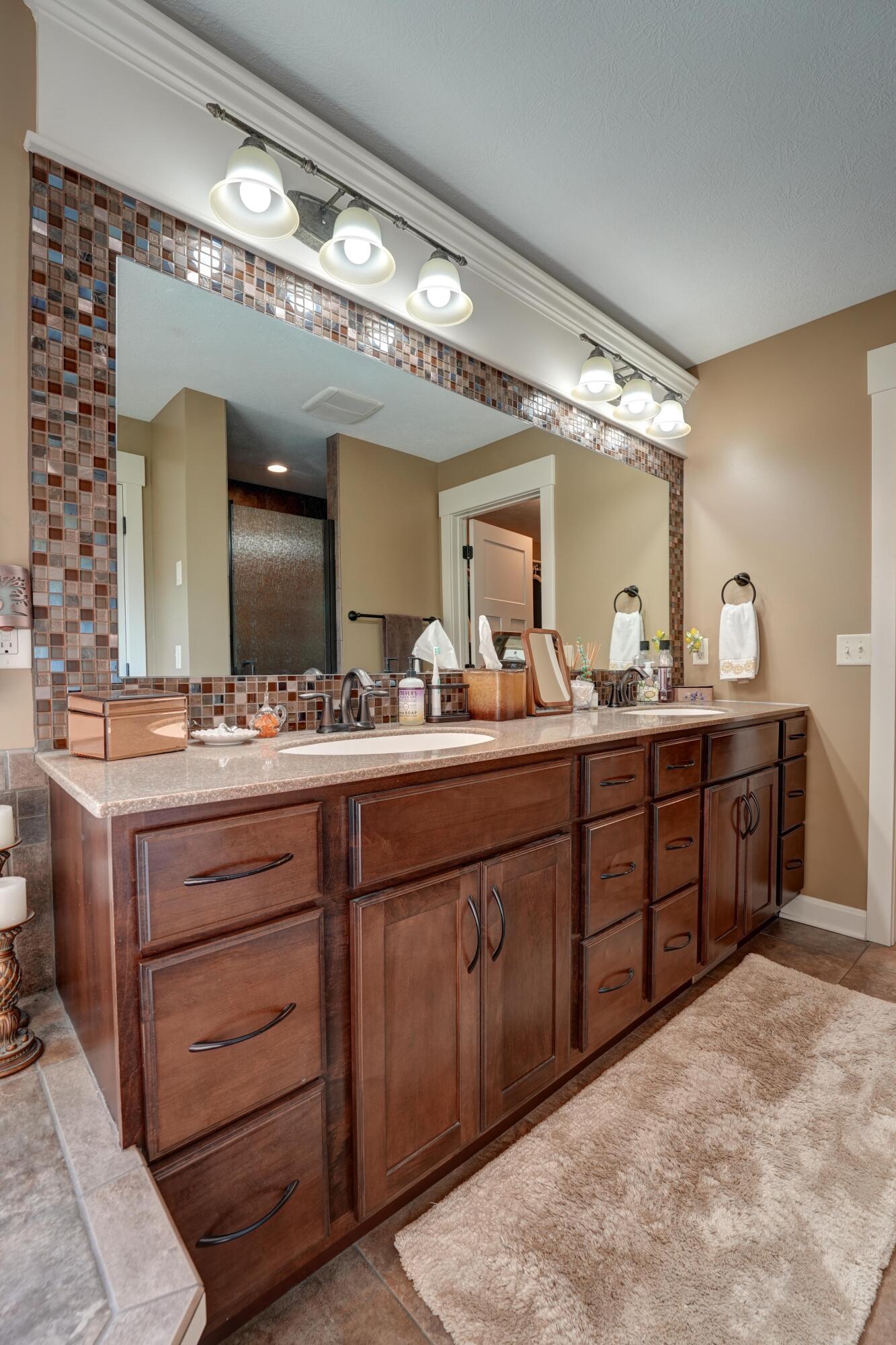 6414 Willow Lake, Greenville, Ohio 45331
