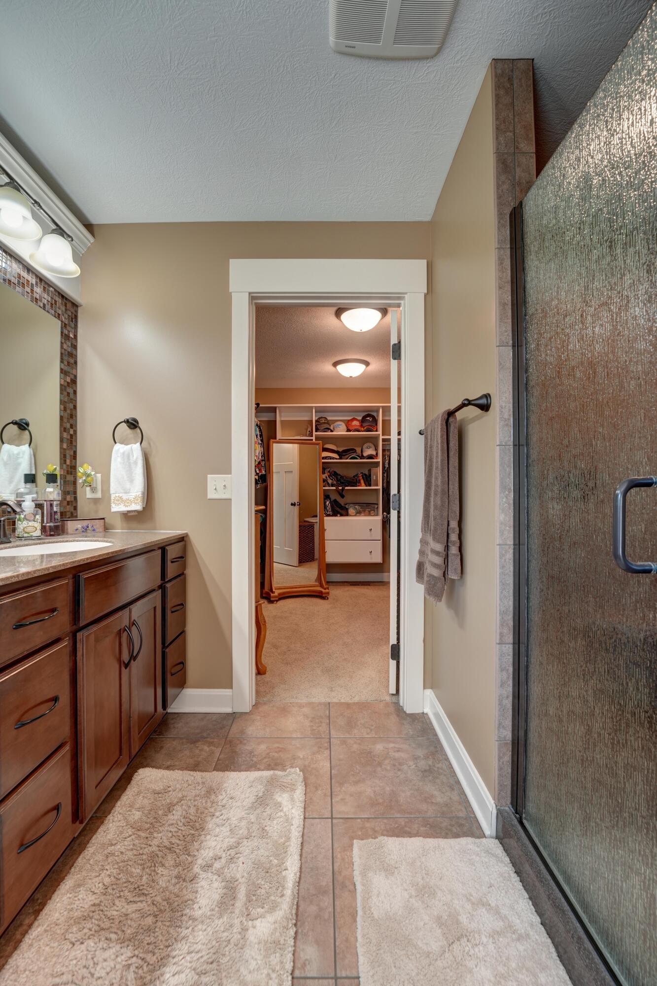 6414 Willow Lake, Greenville, Ohio 45331