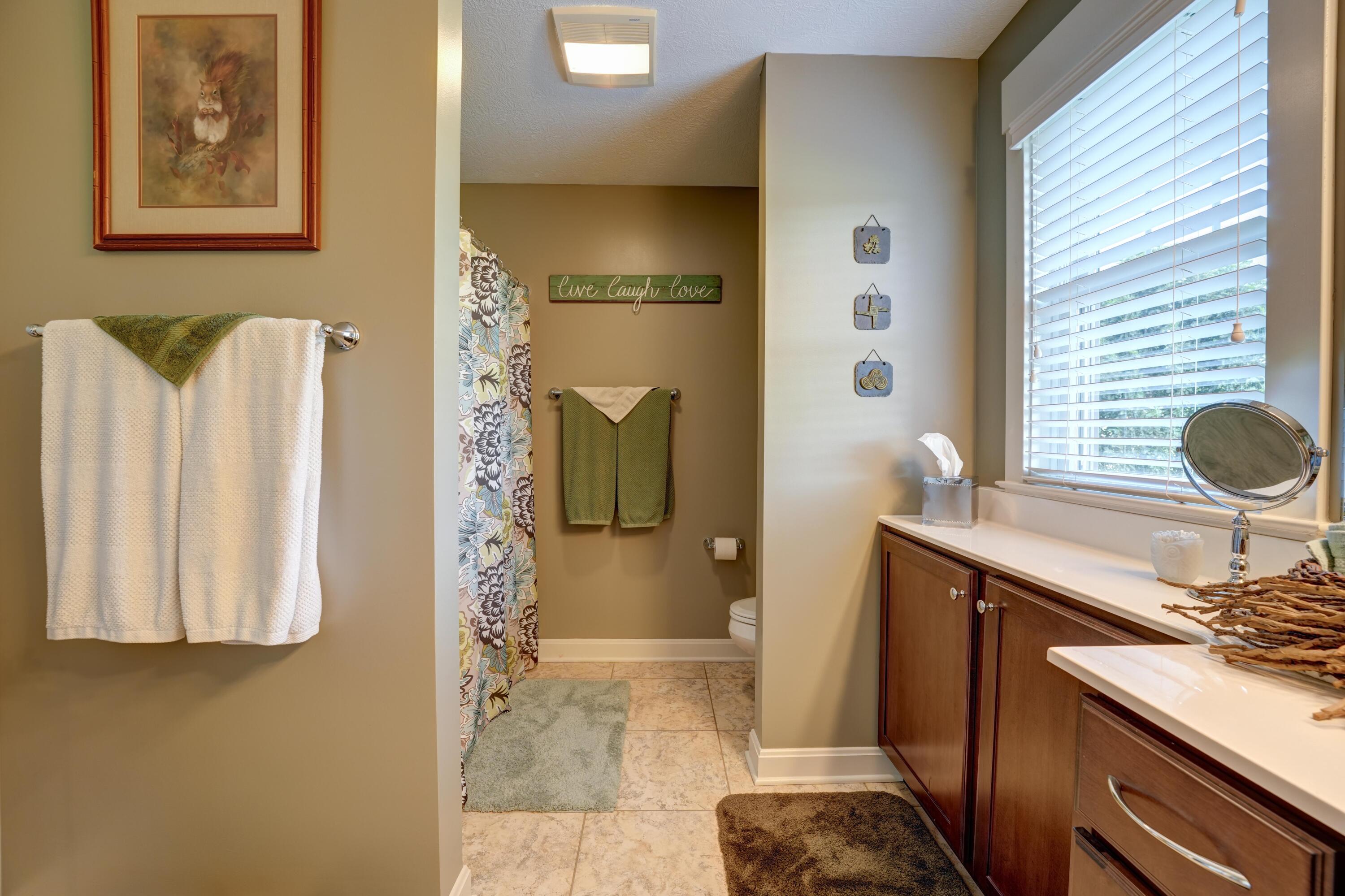 6414 Willow Lake, Greenville, Ohio 45331