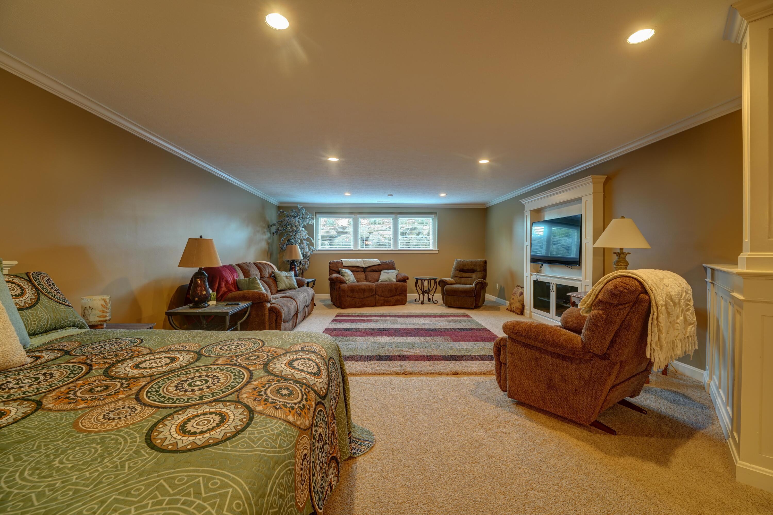 6414 Willow Lake, Greenville, Ohio 45331