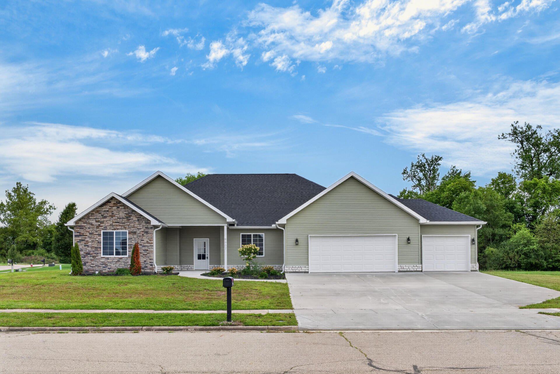 9907 Barnum, Piqua, Ohio 45356