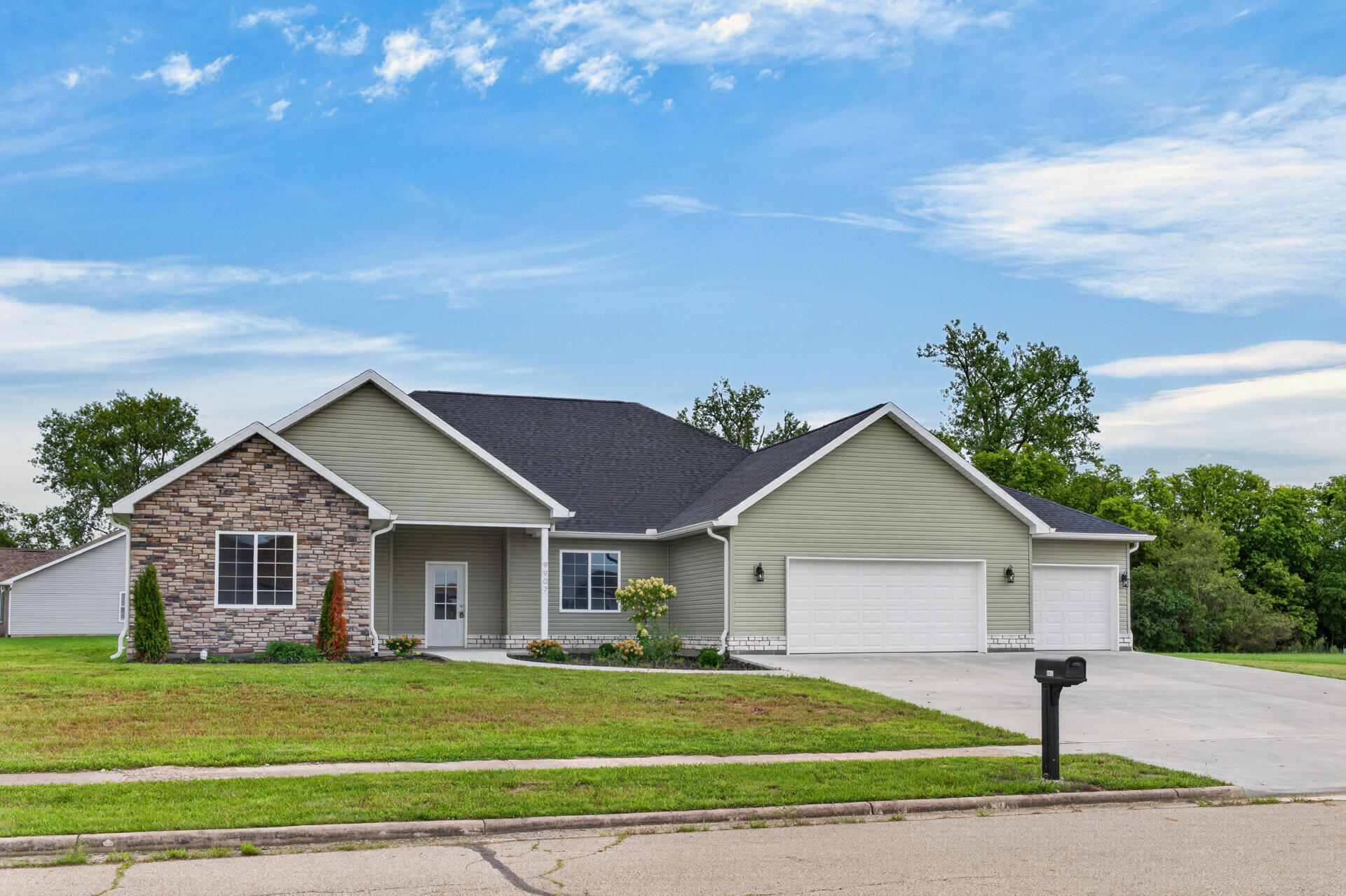 9907 Barnum, Piqua, Ohio 45356