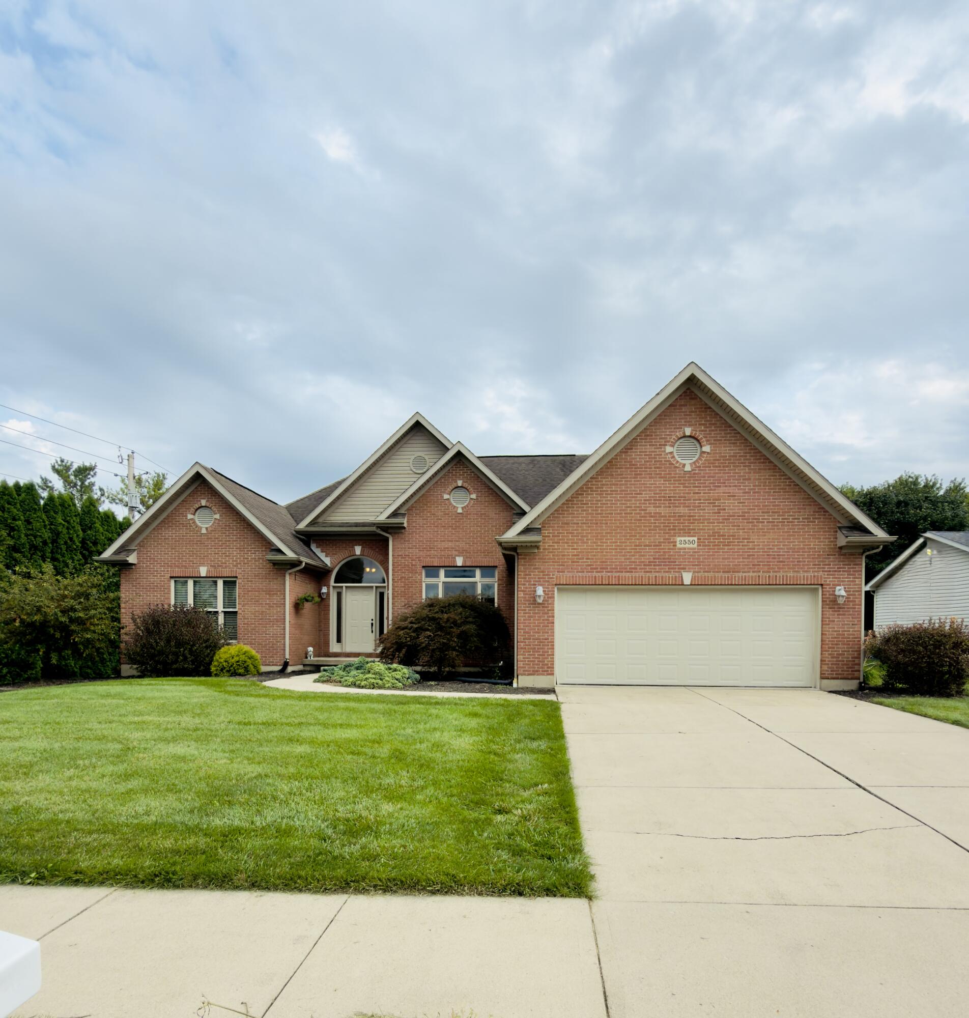 2550 Meadowpoint, Troy, Ohio 45373