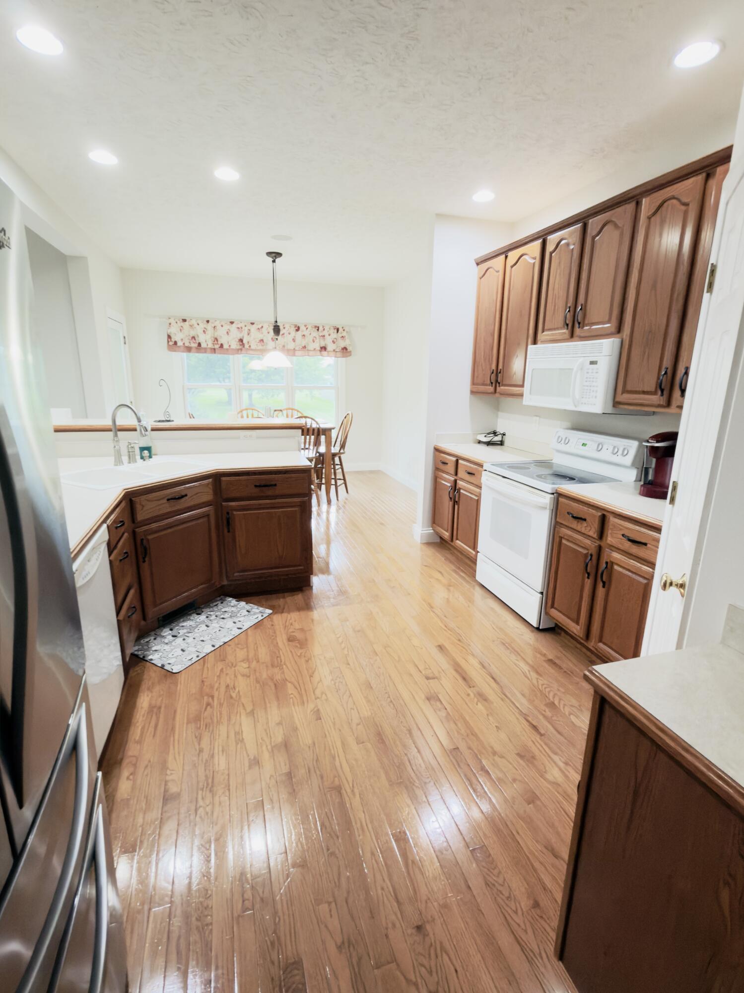 2550 Meadowpoint, Troy, Ohio 45373