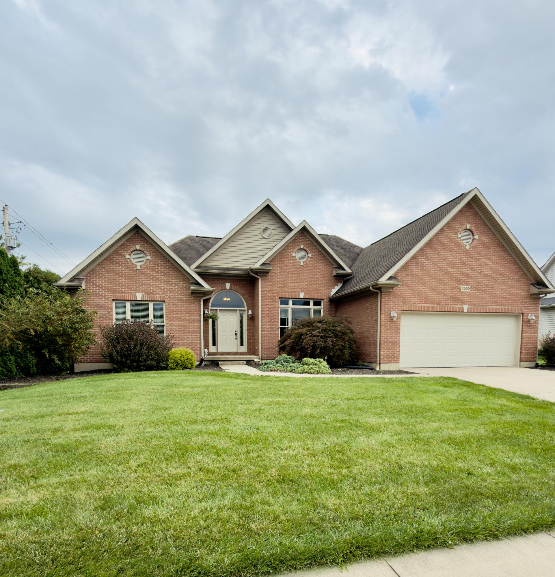 2550 Meadowpoint, Troy, Ohio 45373