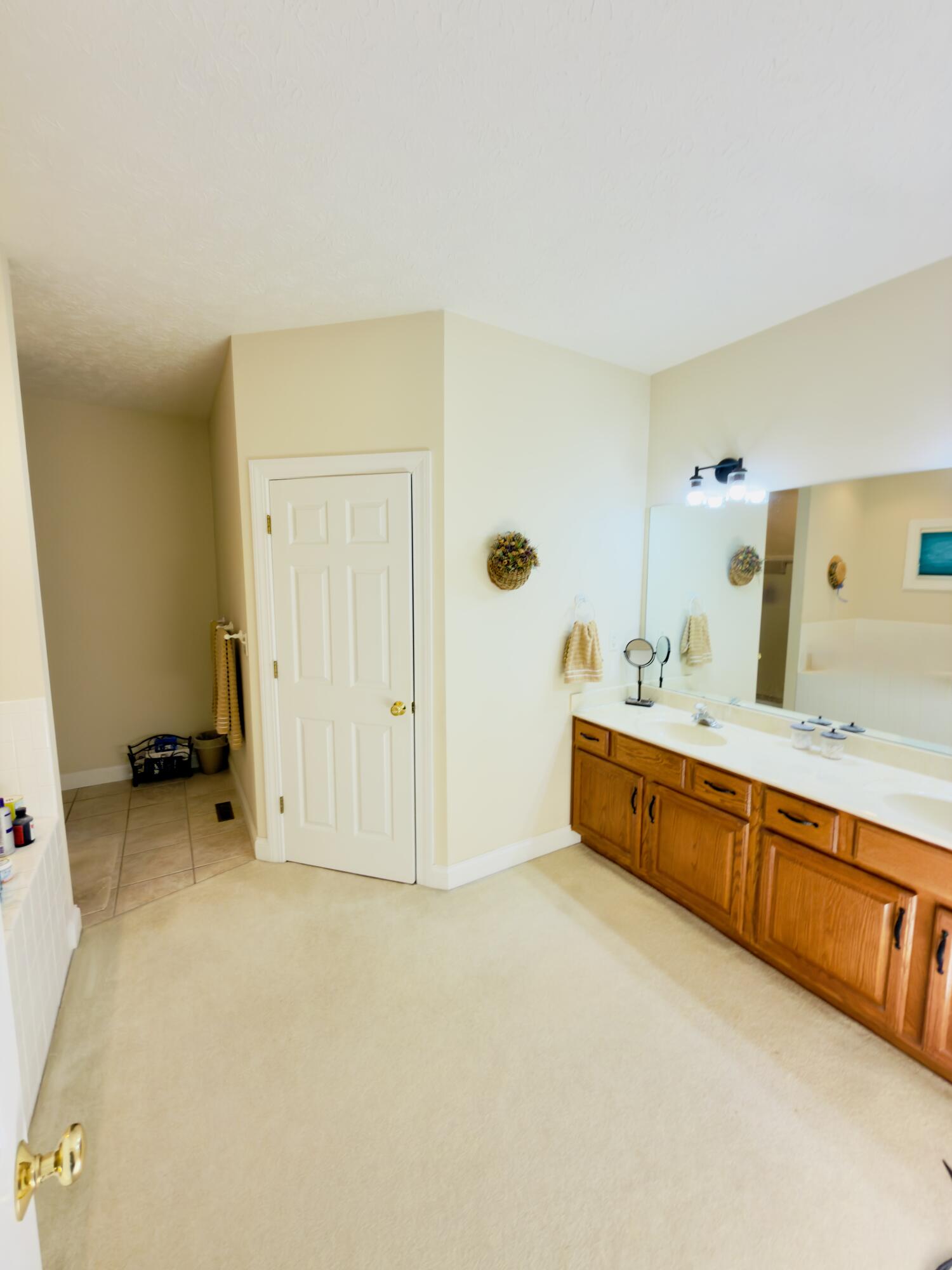 2550 Meadowpoint, Troy, Ohio 45373