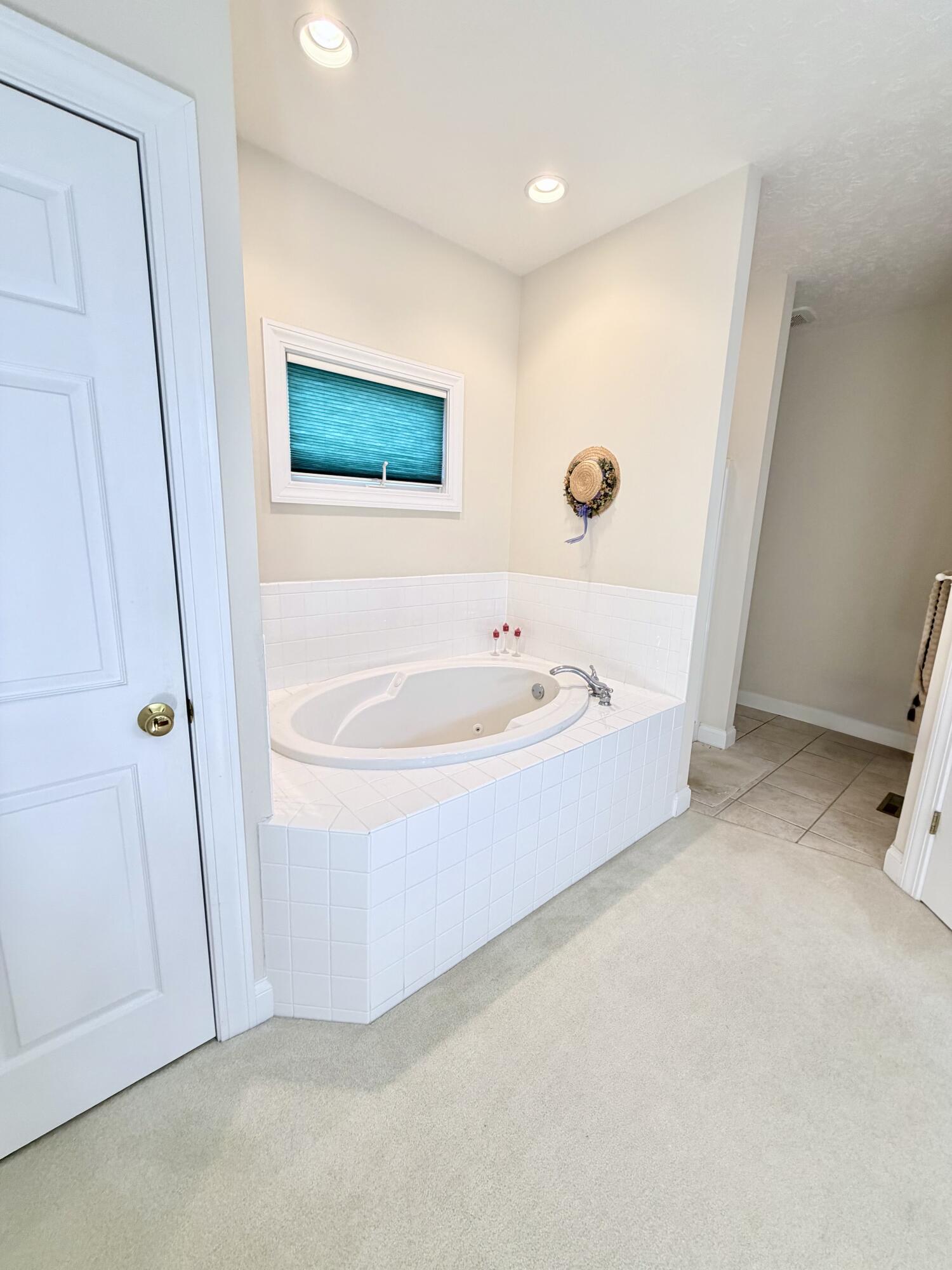 2550 Meadowpoint, Troy, Ohio 45373