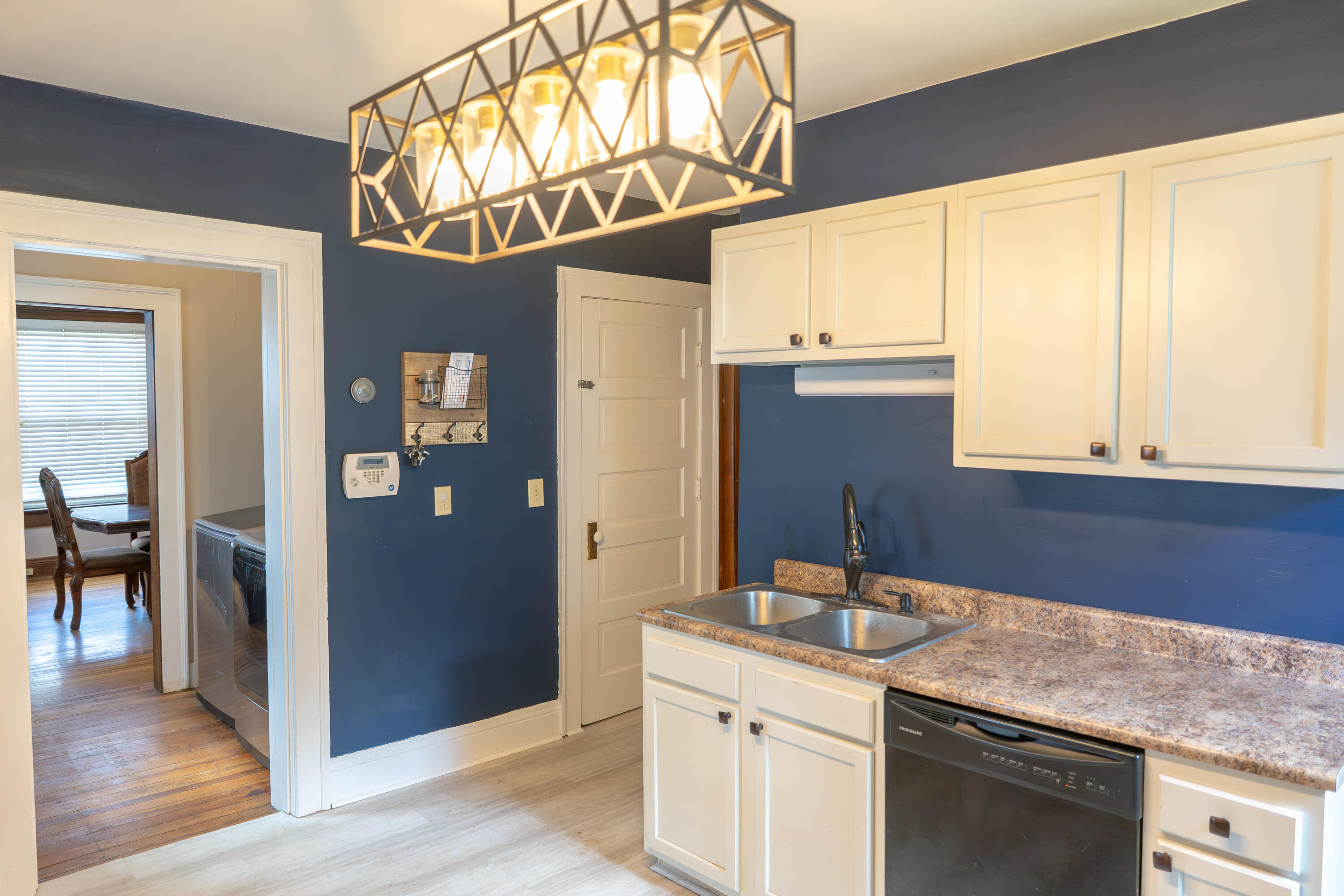 2201 Elmwood, Springfield, Ohio 45505