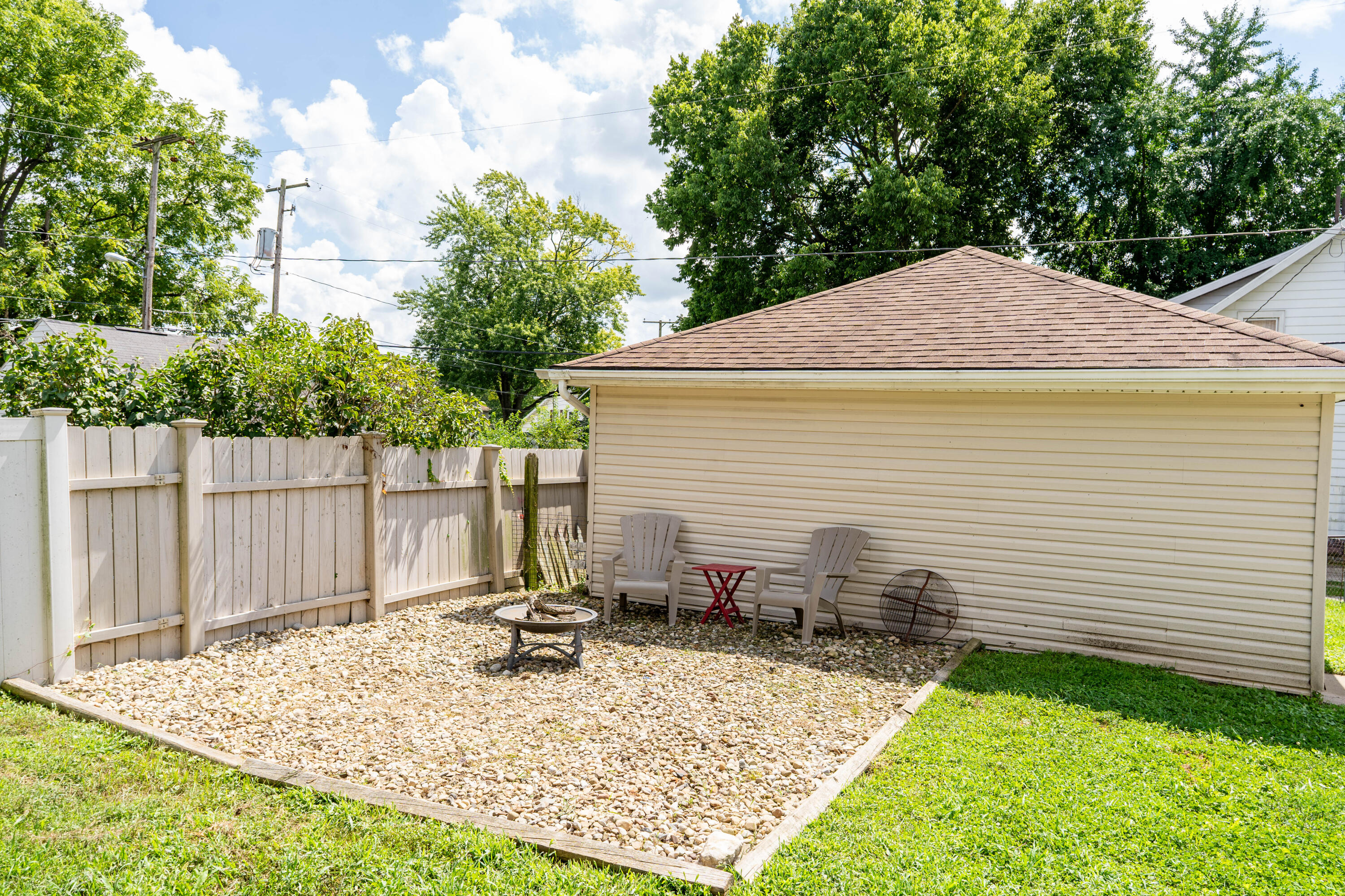 2201 Elmwood, Springfield, Ohio 45505