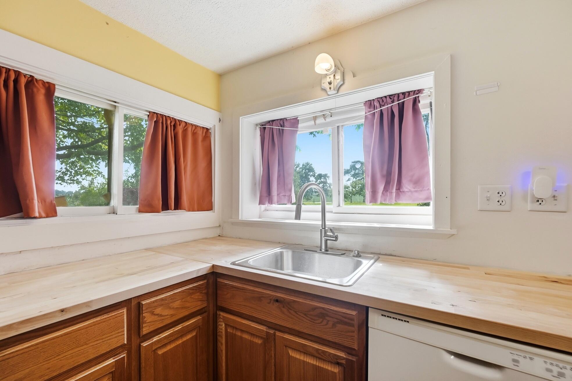 6736 Davisson, Mechanicsburg, Ohio 43044