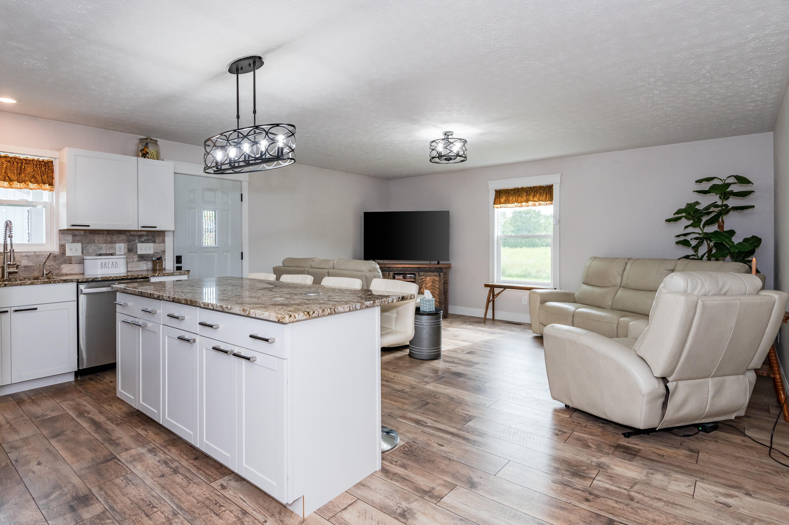 213 Lawn, Saint Paris, Ohio 43072