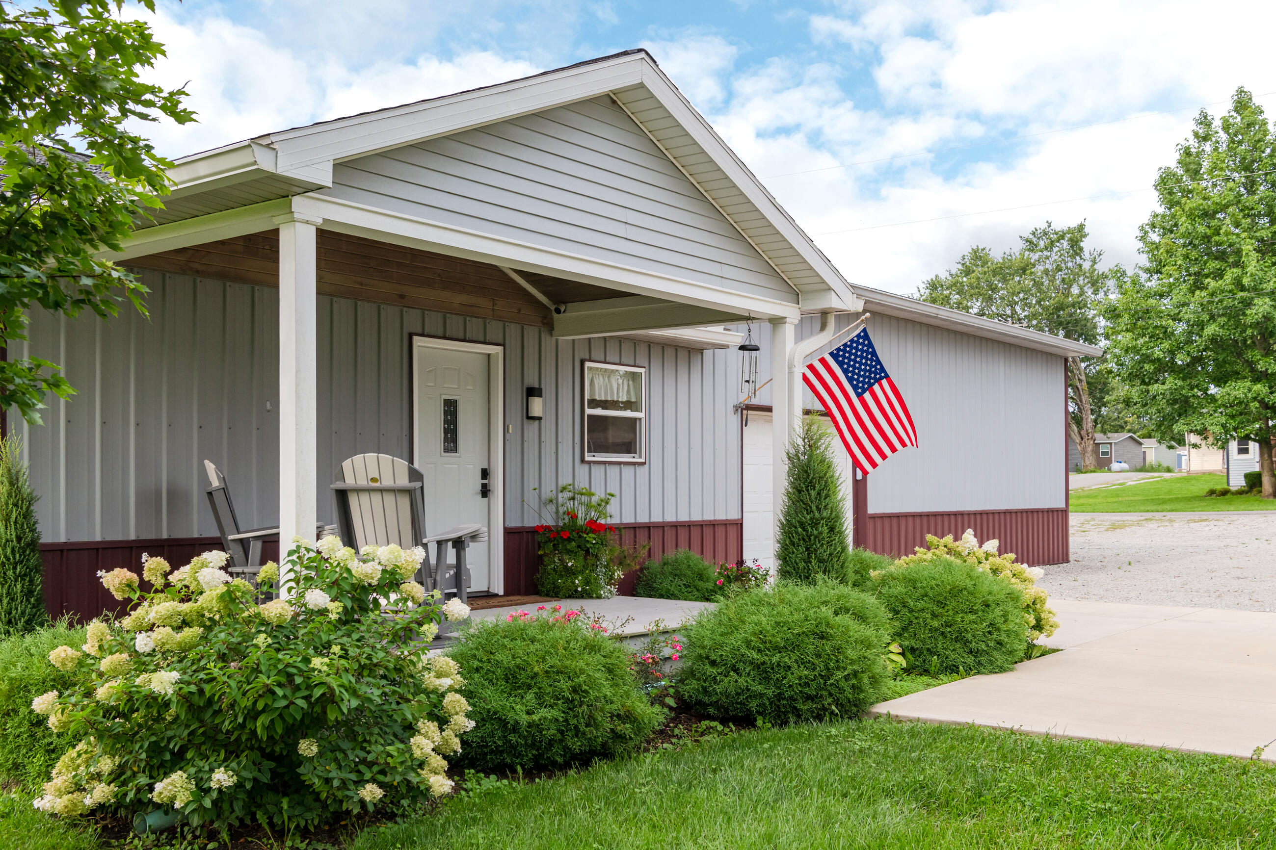 213 Lawn, Saint Paris, Ohio 43072