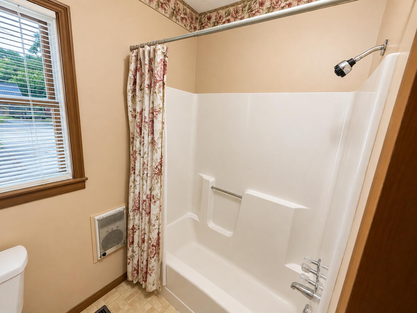 218 Harrison, Kenton, Ohio 43326