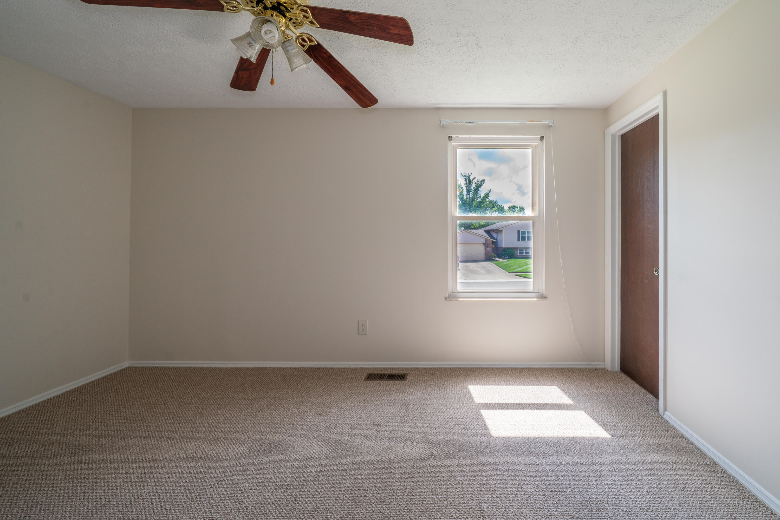 5829 Waynegate, Huber Heights, Ohio 45424