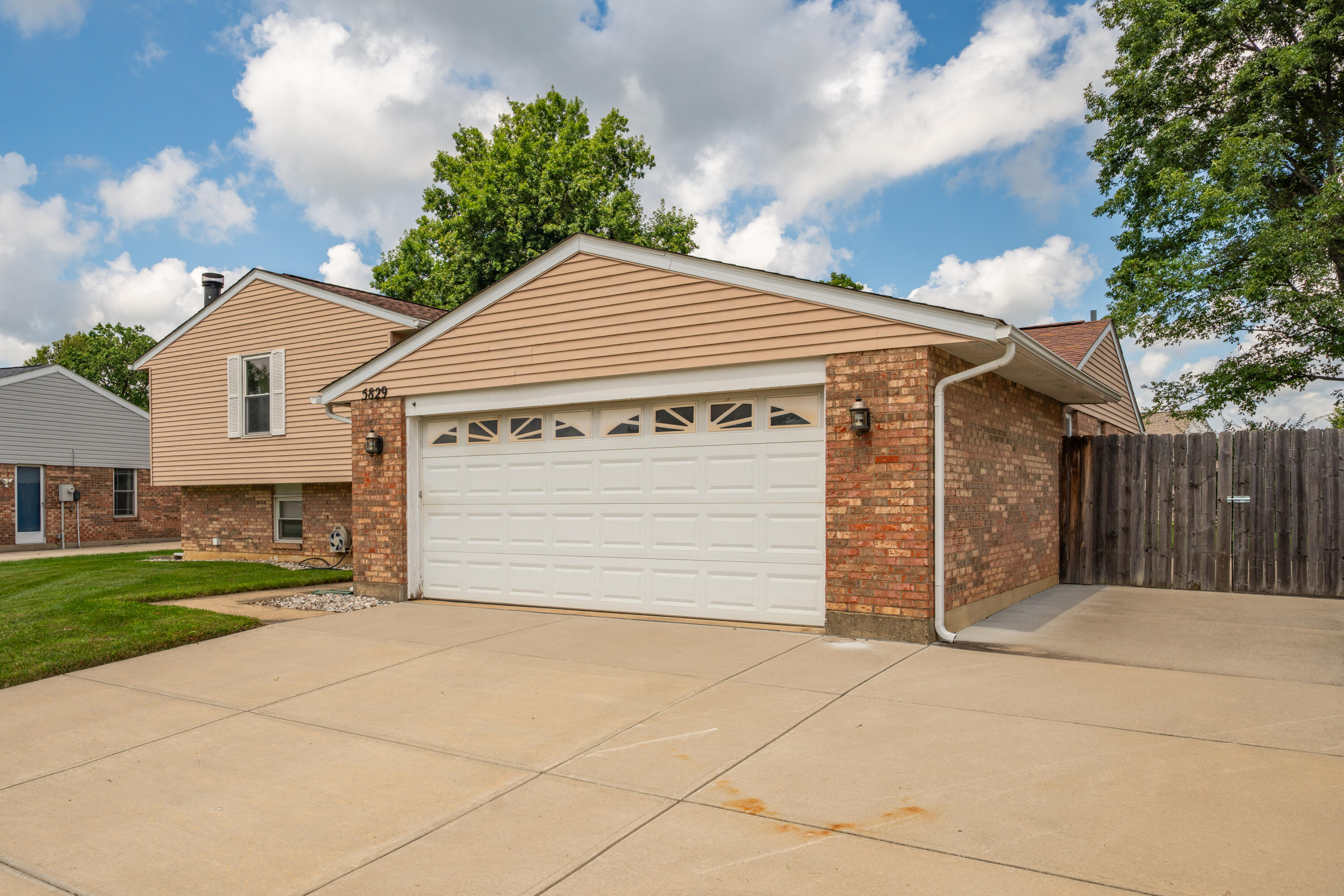 5829 Waynegate, Huber Heights, Ohio 45424