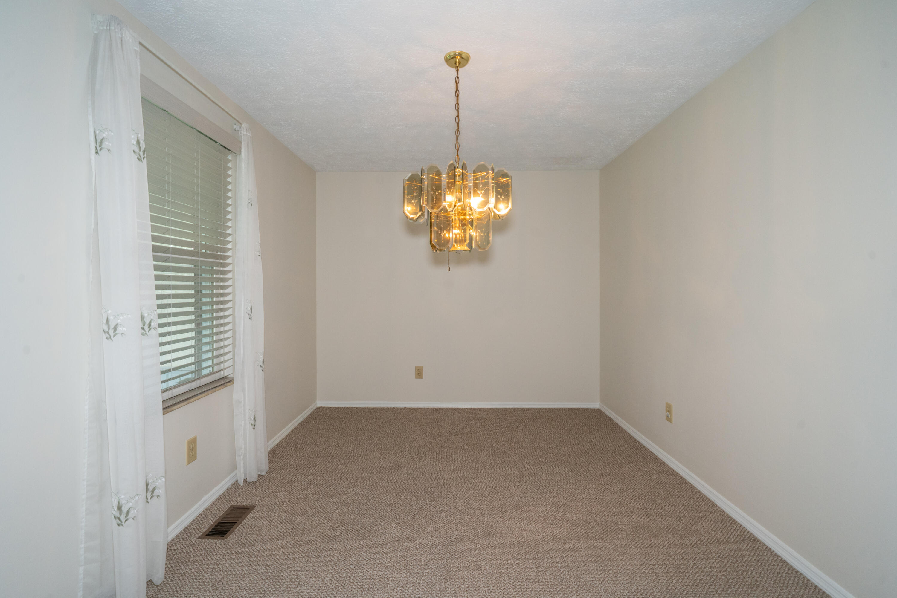 5829 Waynegate, Huber Heights, Ohio 45424