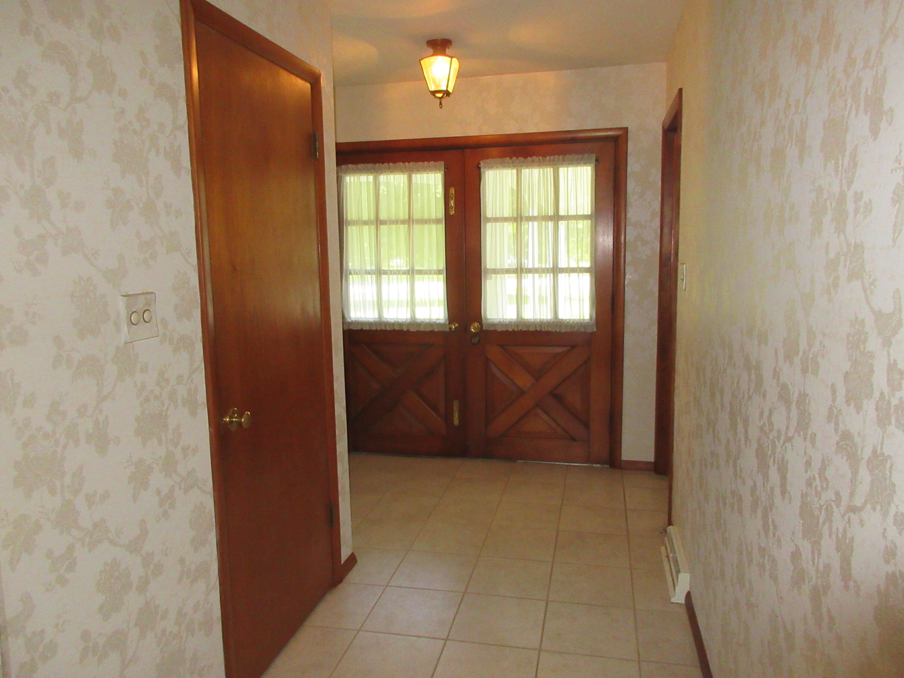 827 Hickory, Troy, Ohio 45373