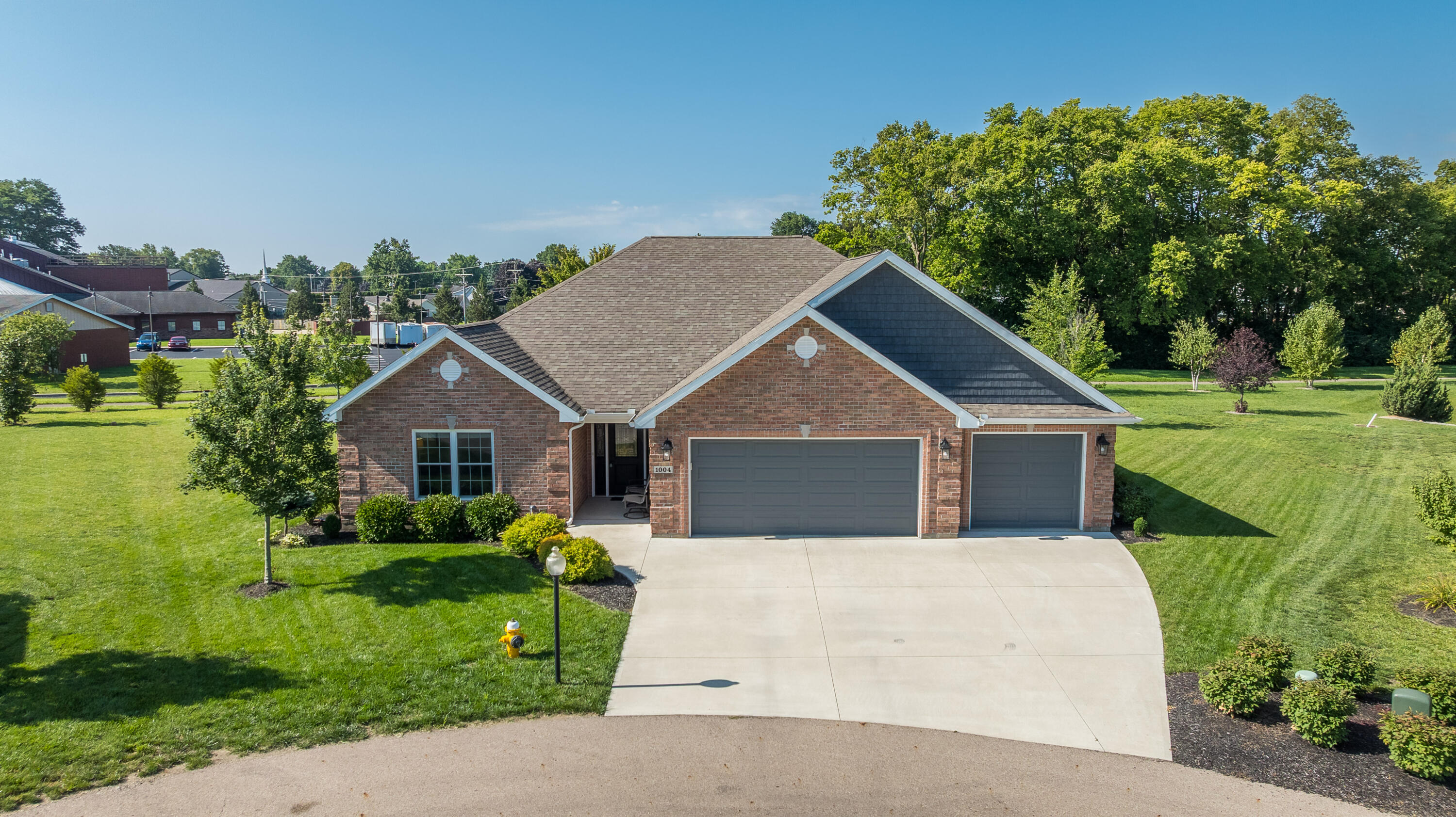 1004 Plymouth, Troy, Ohio 45373
