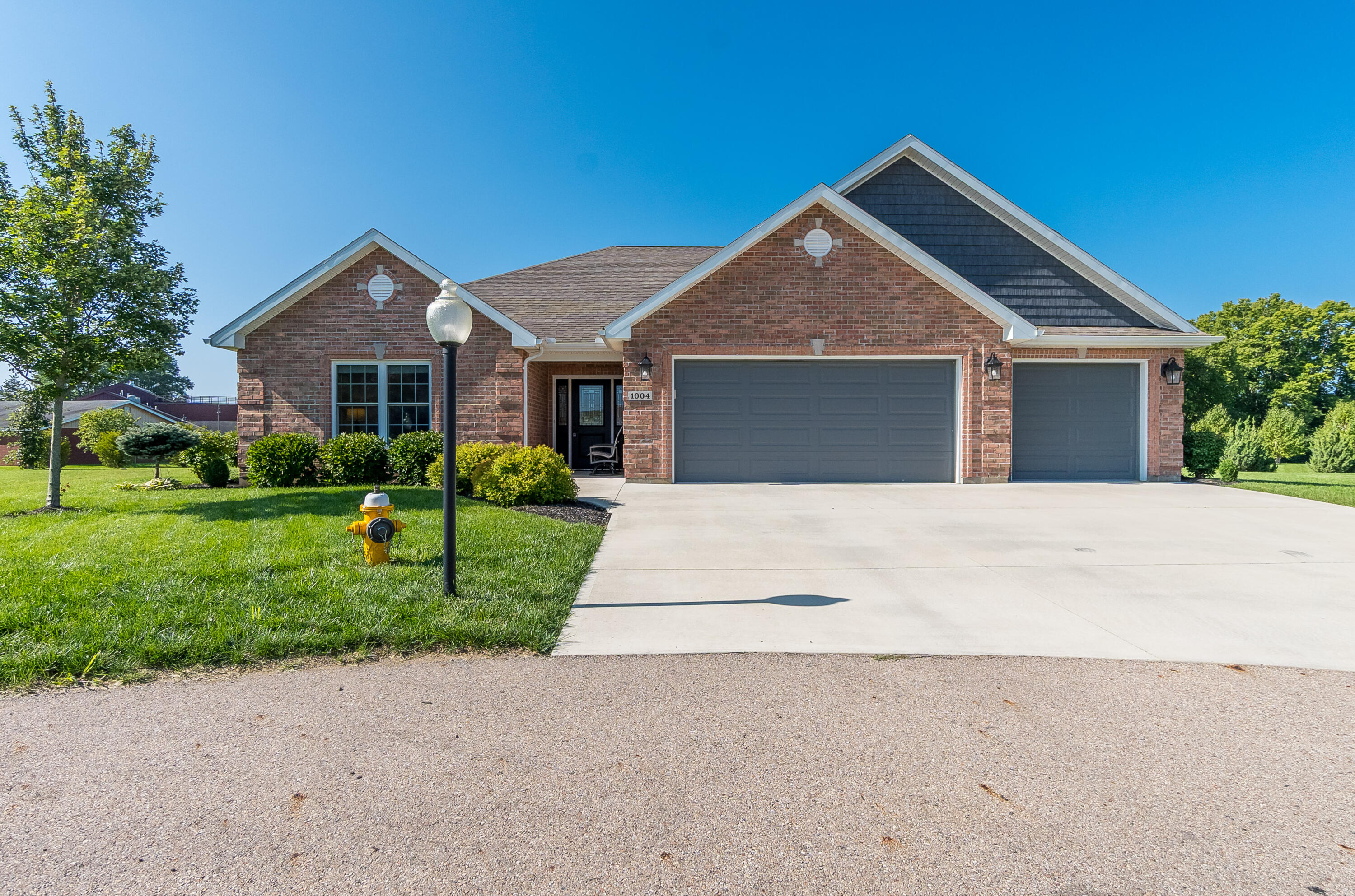 1004 Plymouth, Troy, Ohio 45373