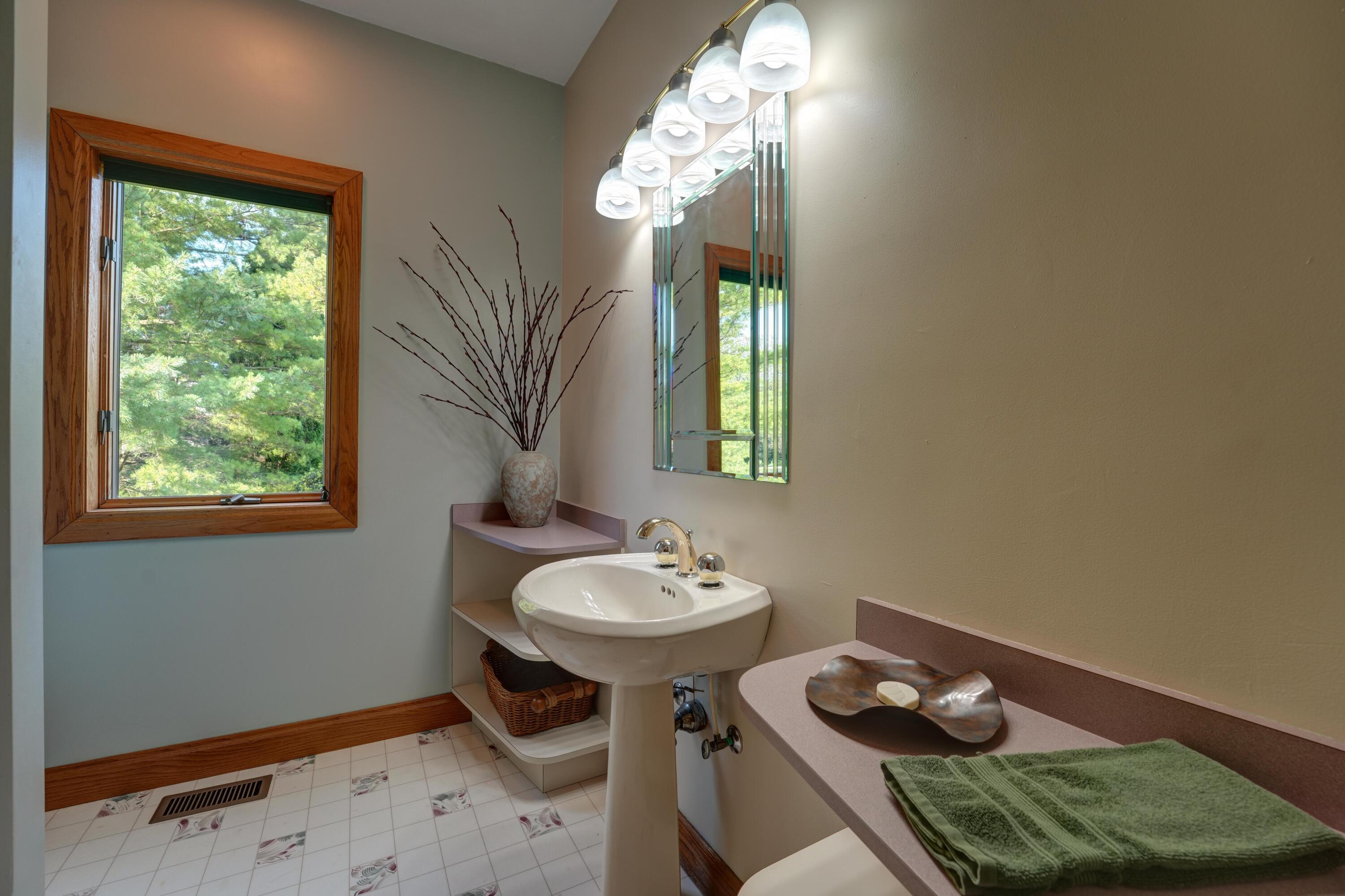 6372 Hartzell, Greenville, Ohio 45331