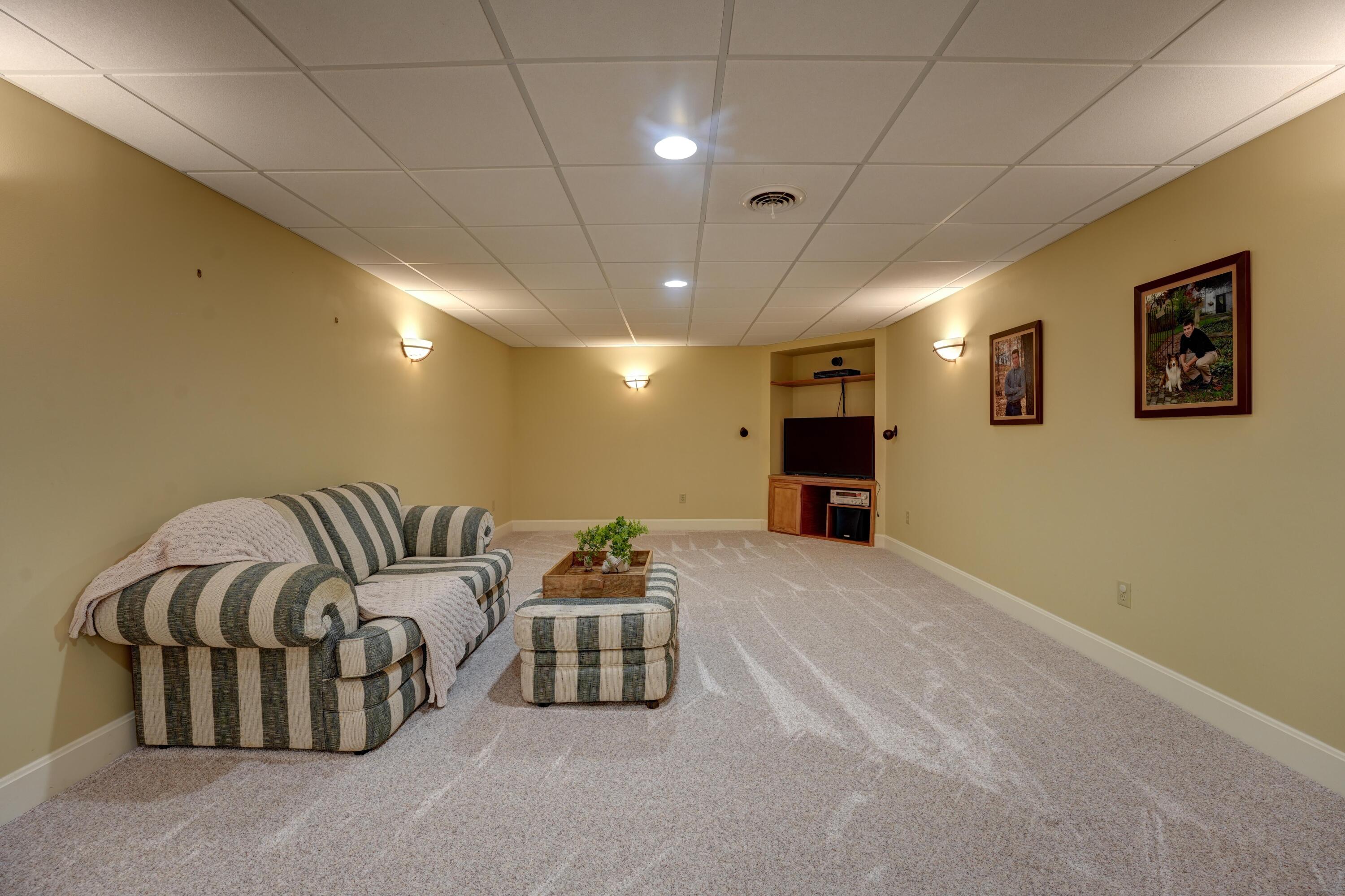 6372 Hartzell, Greenville, Ohio 45331