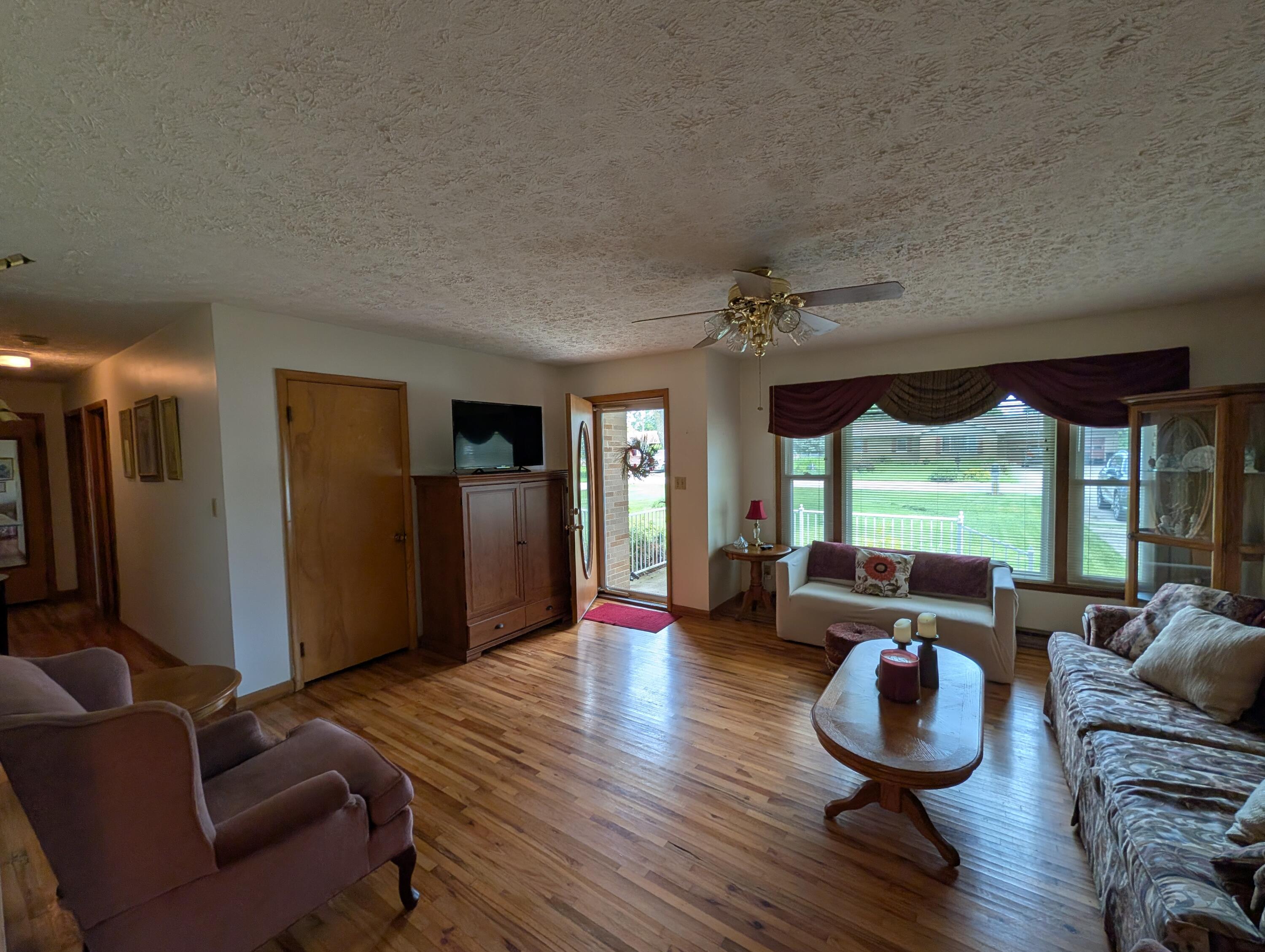 165 Meadowlane, Sidney, Ohio 45365