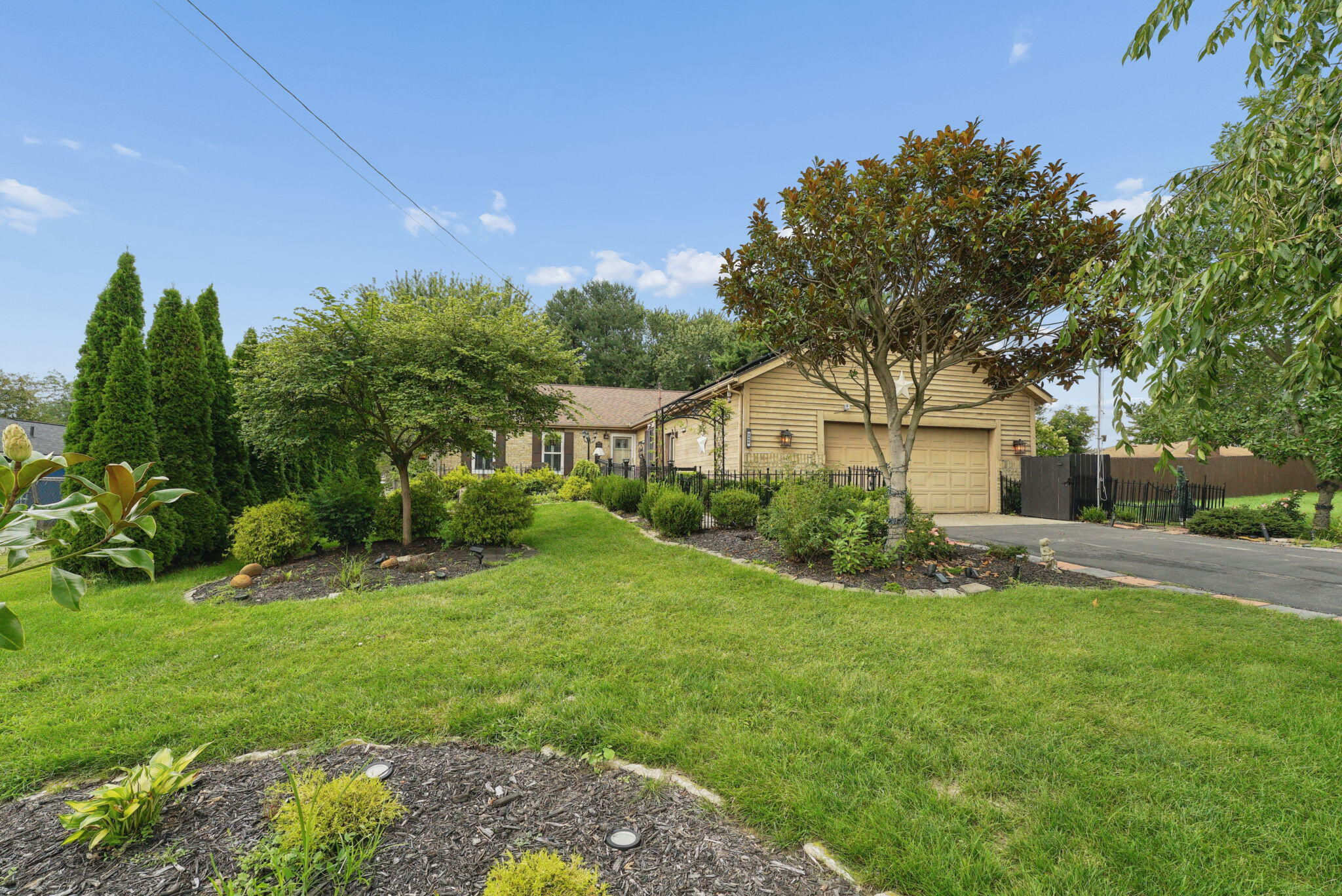 2400 Yuma, London, Ohio 43140