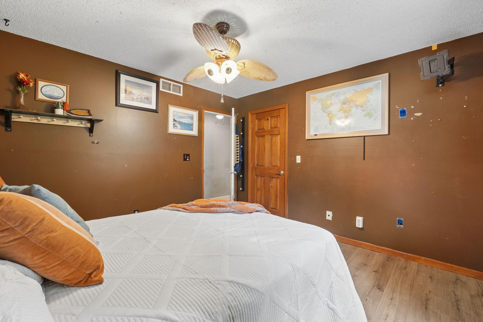 2400 Yuma, London, Ohio 43140