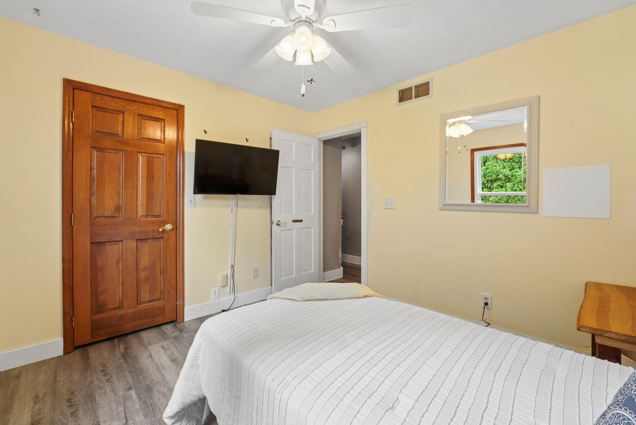 2400 Yuma, London, Ohio 43140