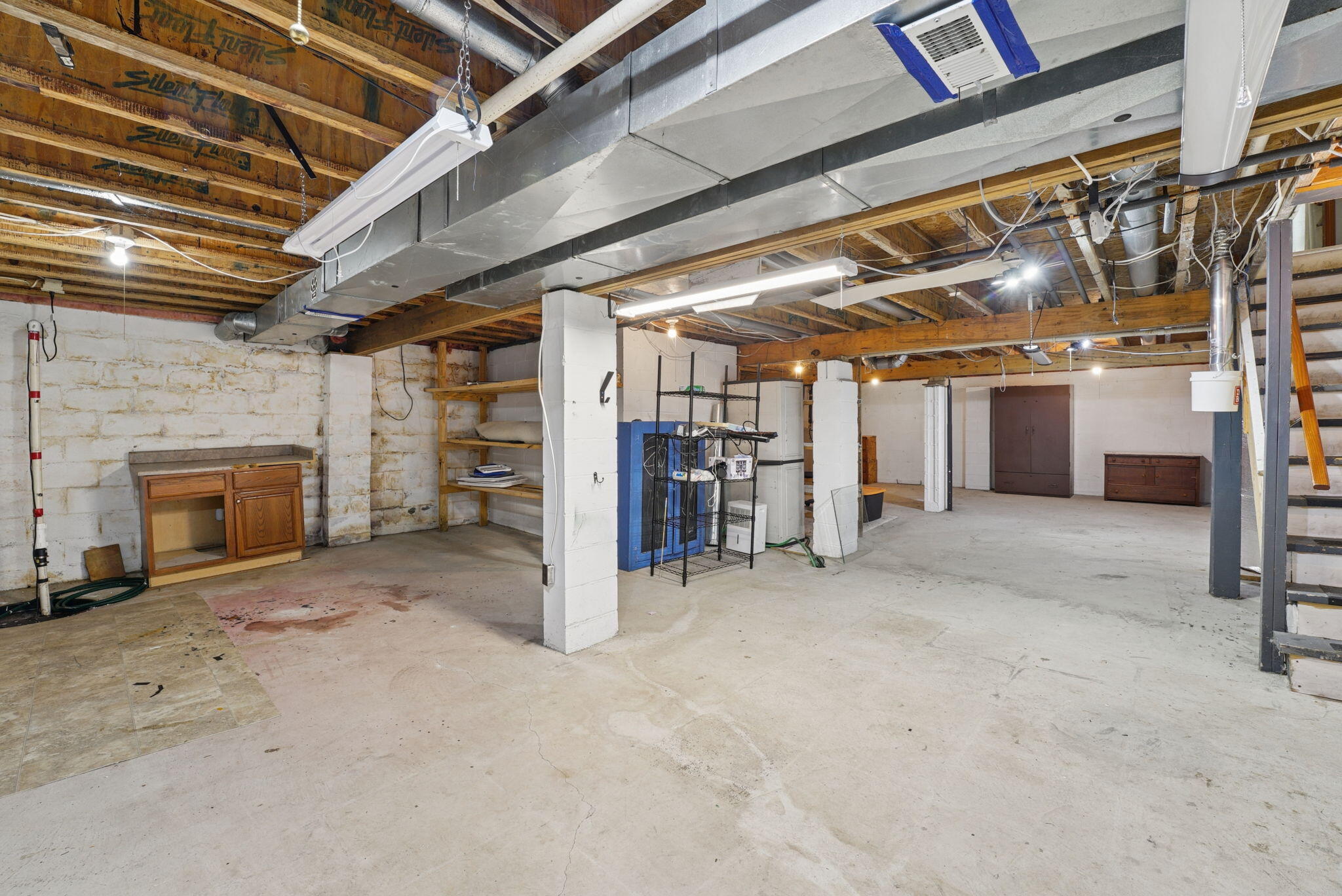 2400 Yuma, London, Ohio 43140