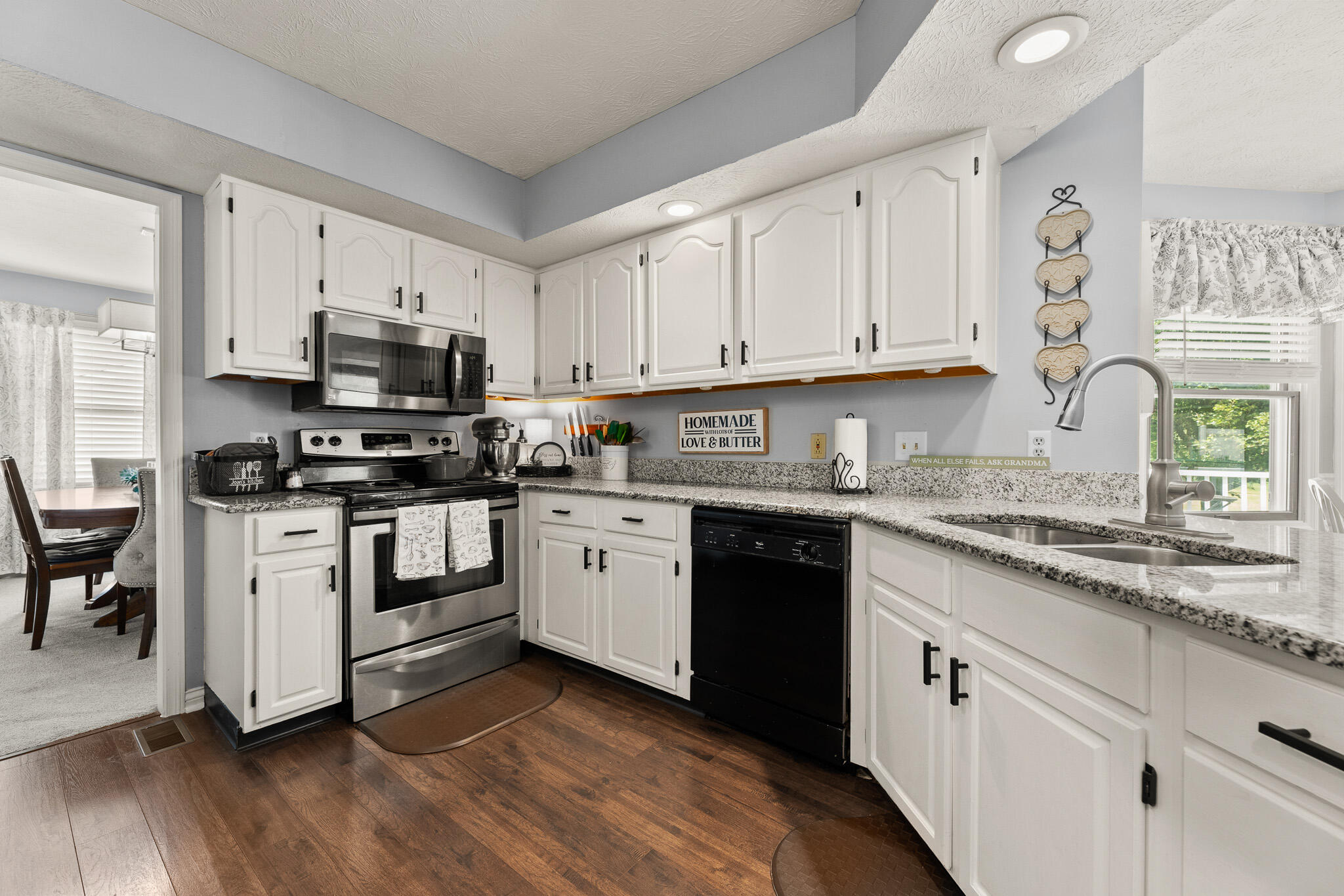 1084 Kingsgate, Springfield, Ohio 45503