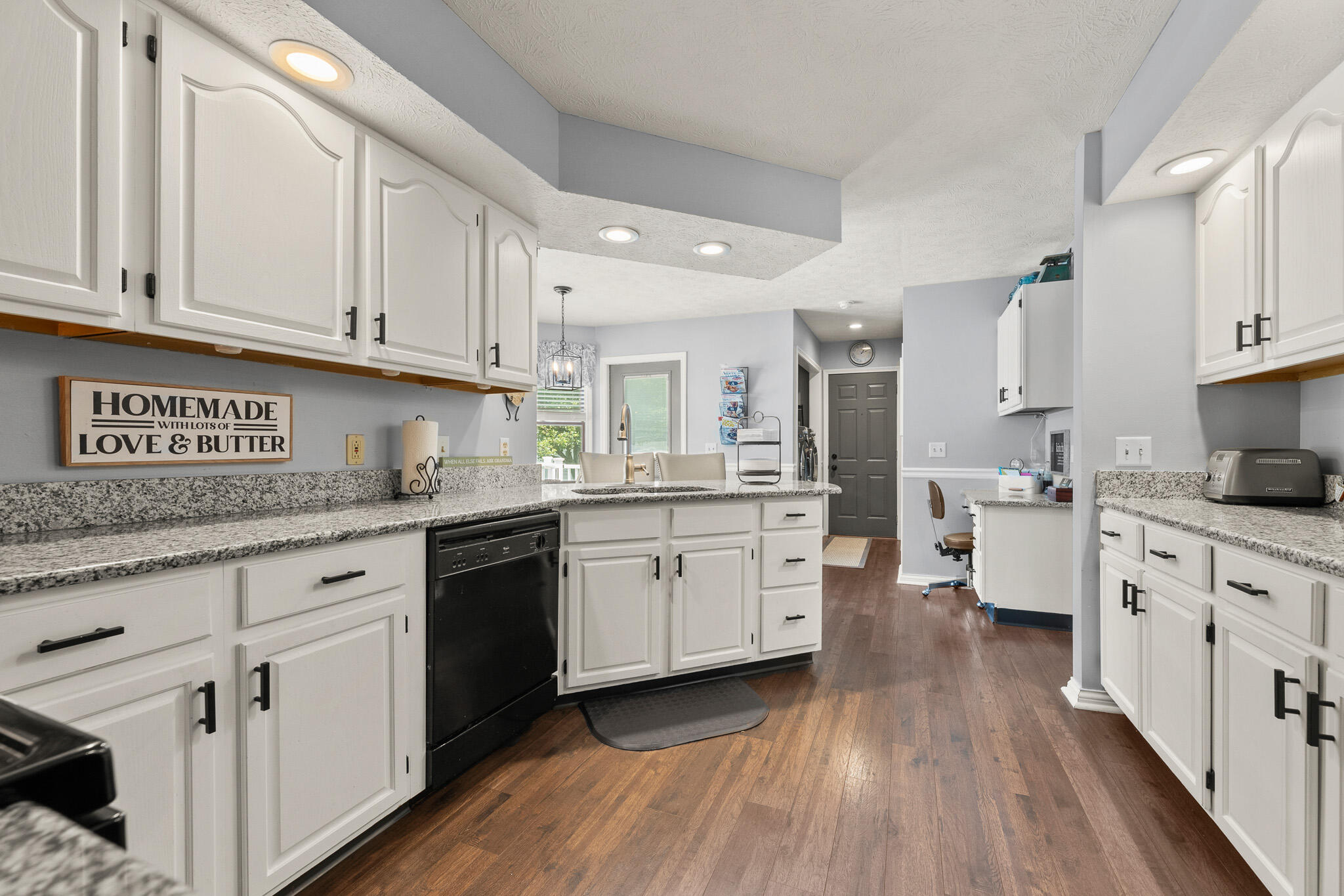 1084 Kingsgate, Springfield, Ohio 45503