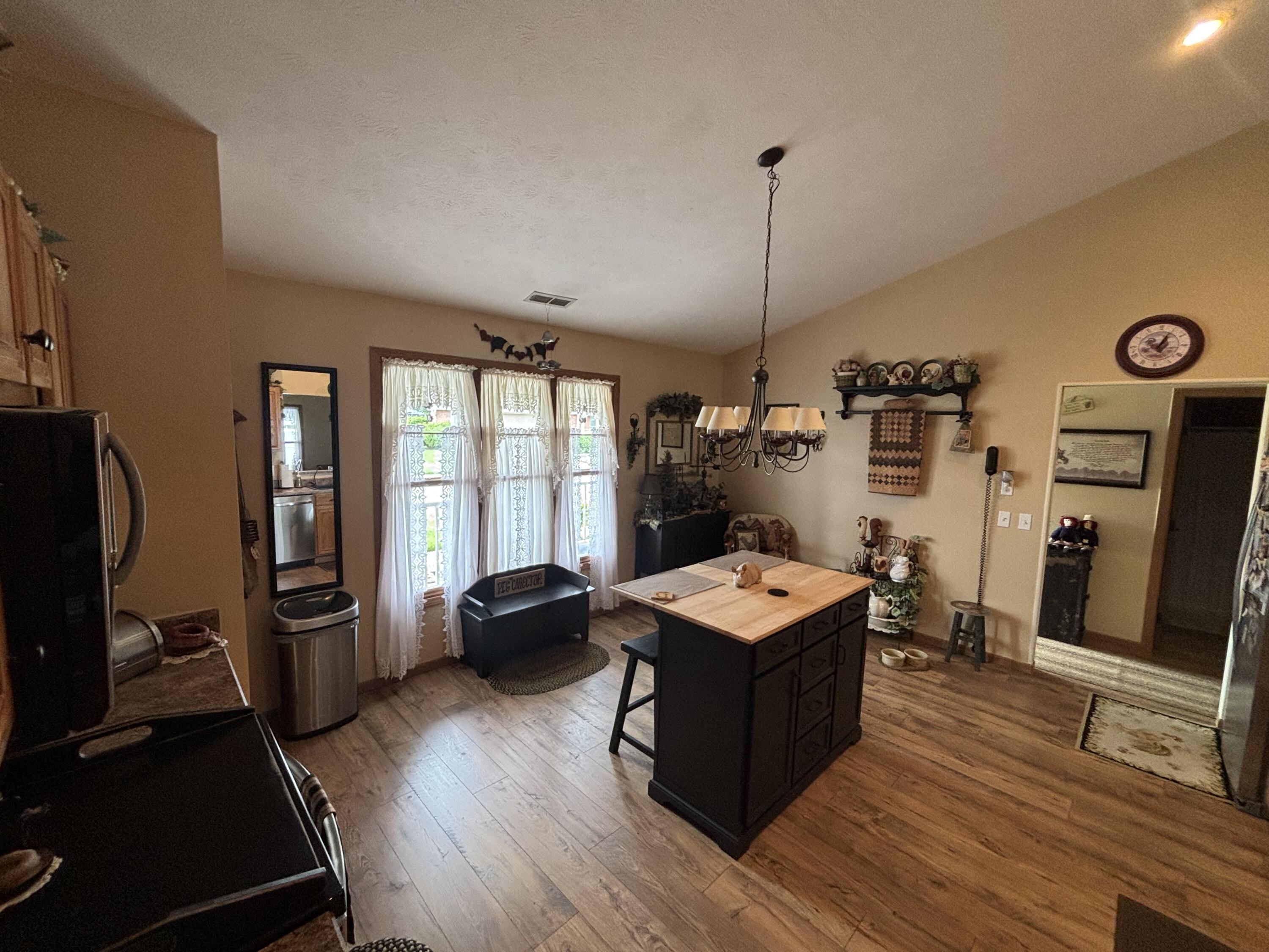 1524 New Castle, Springfield, Ohio 45503