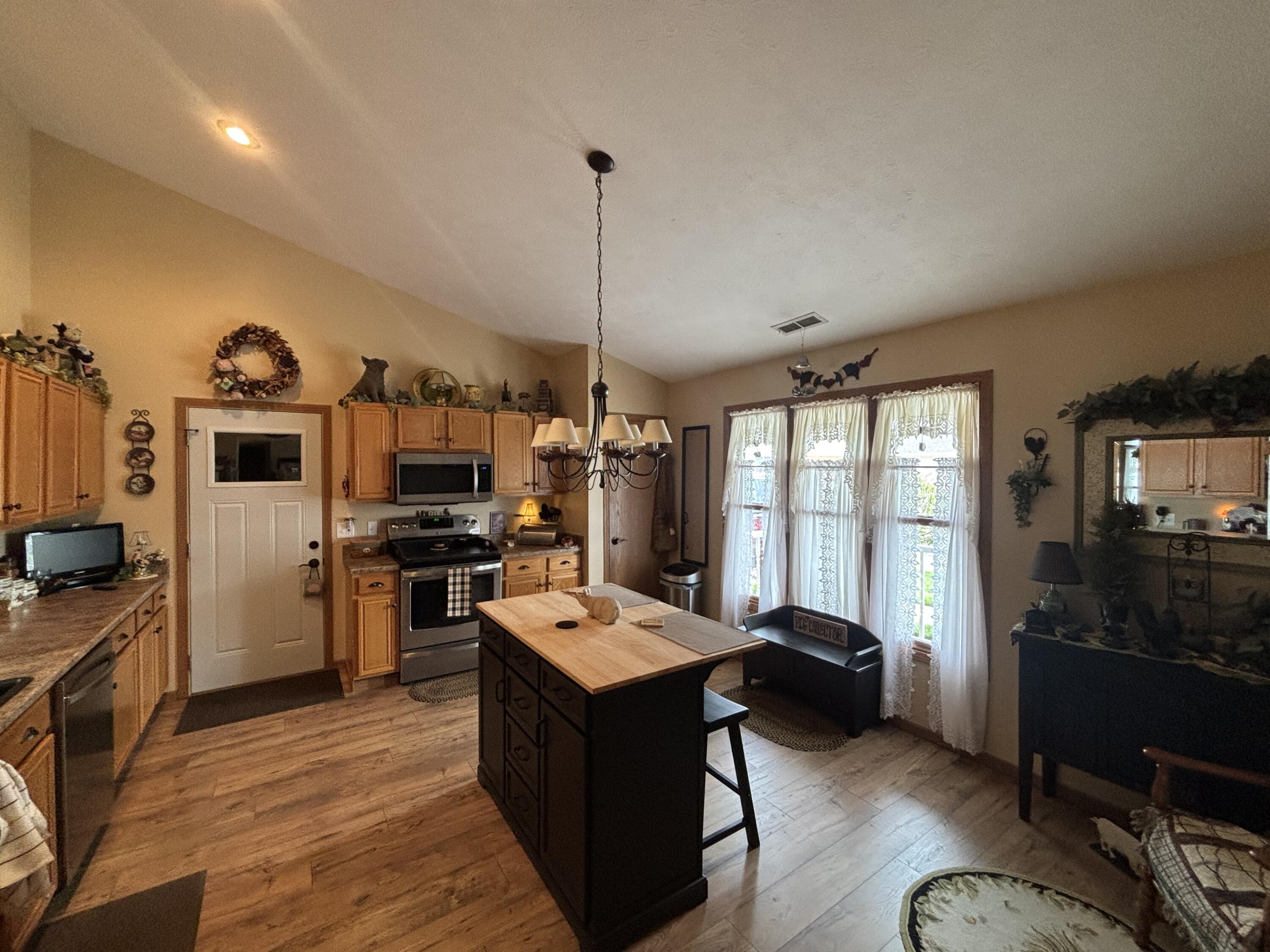 1524 New Castle, Springfield, Ohio 45503