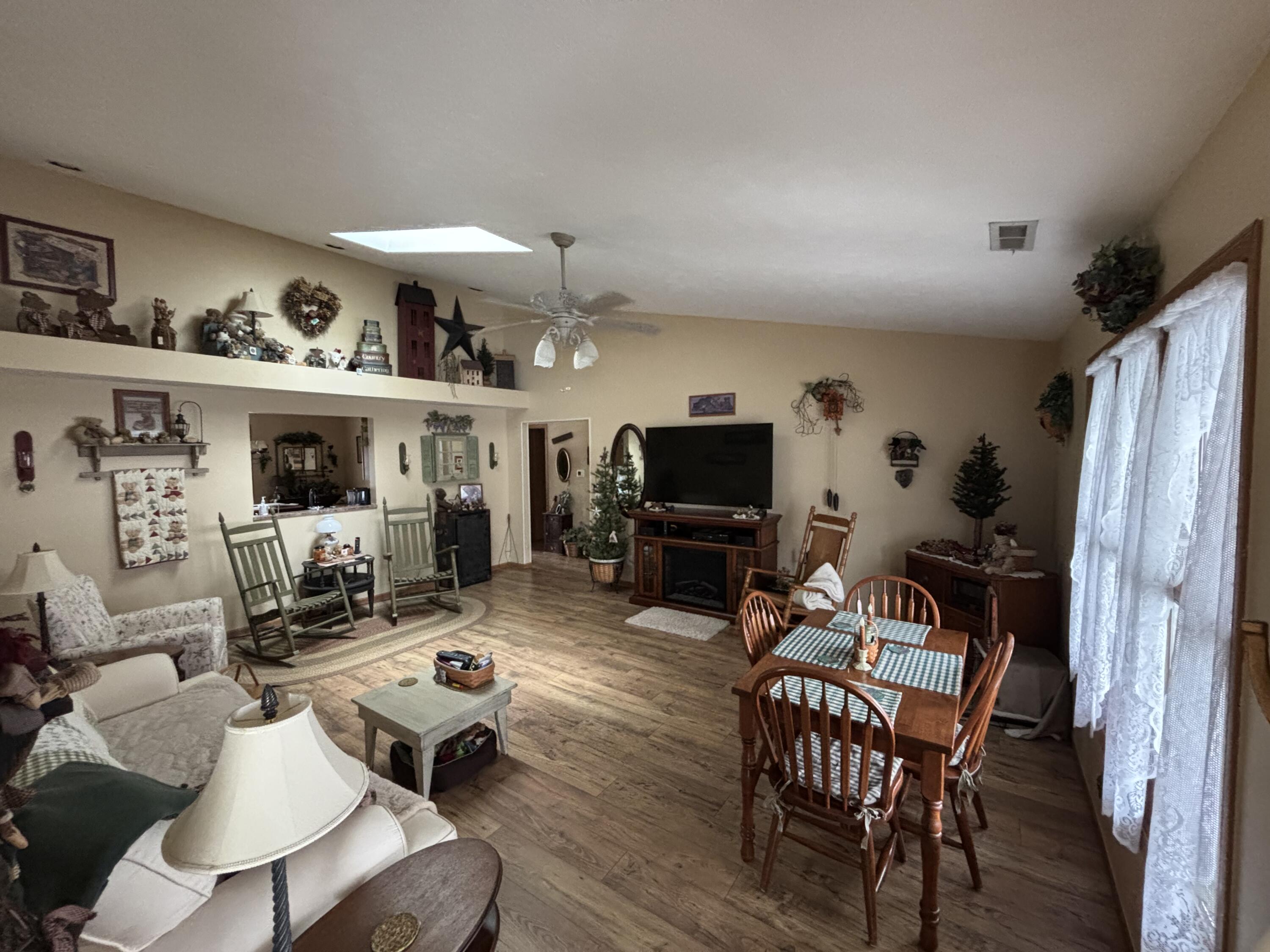 1524 New Castle, Springfield, Ohio 45503