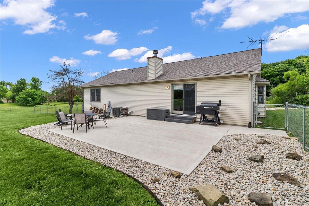 7243 State Route 559, Zanesfield, Ohio 43360