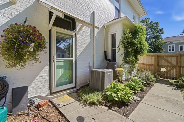 402 High, Urbana, Ohio 43078