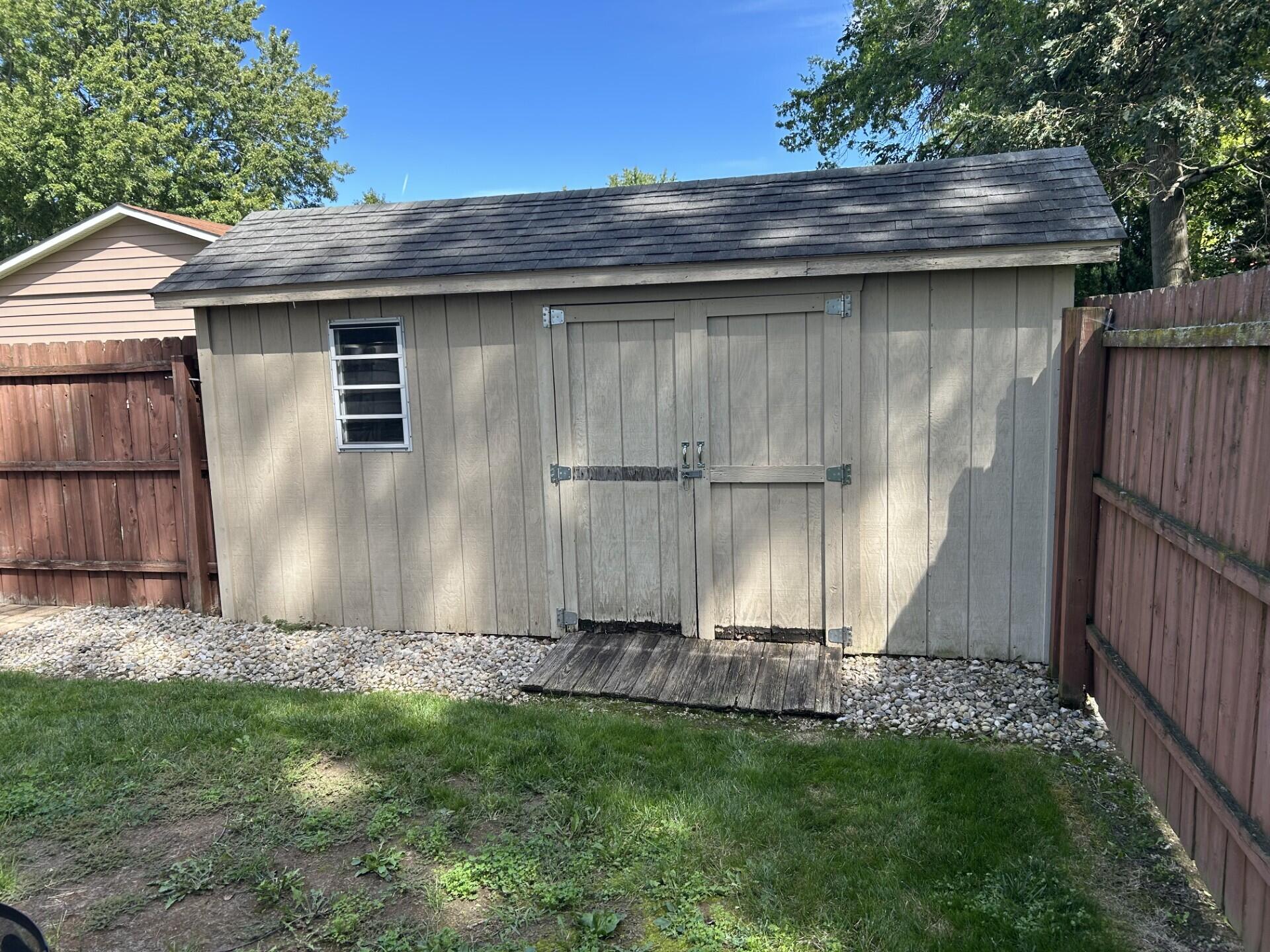 1713 Kingsbury, Saint Marys, Ohio 45885