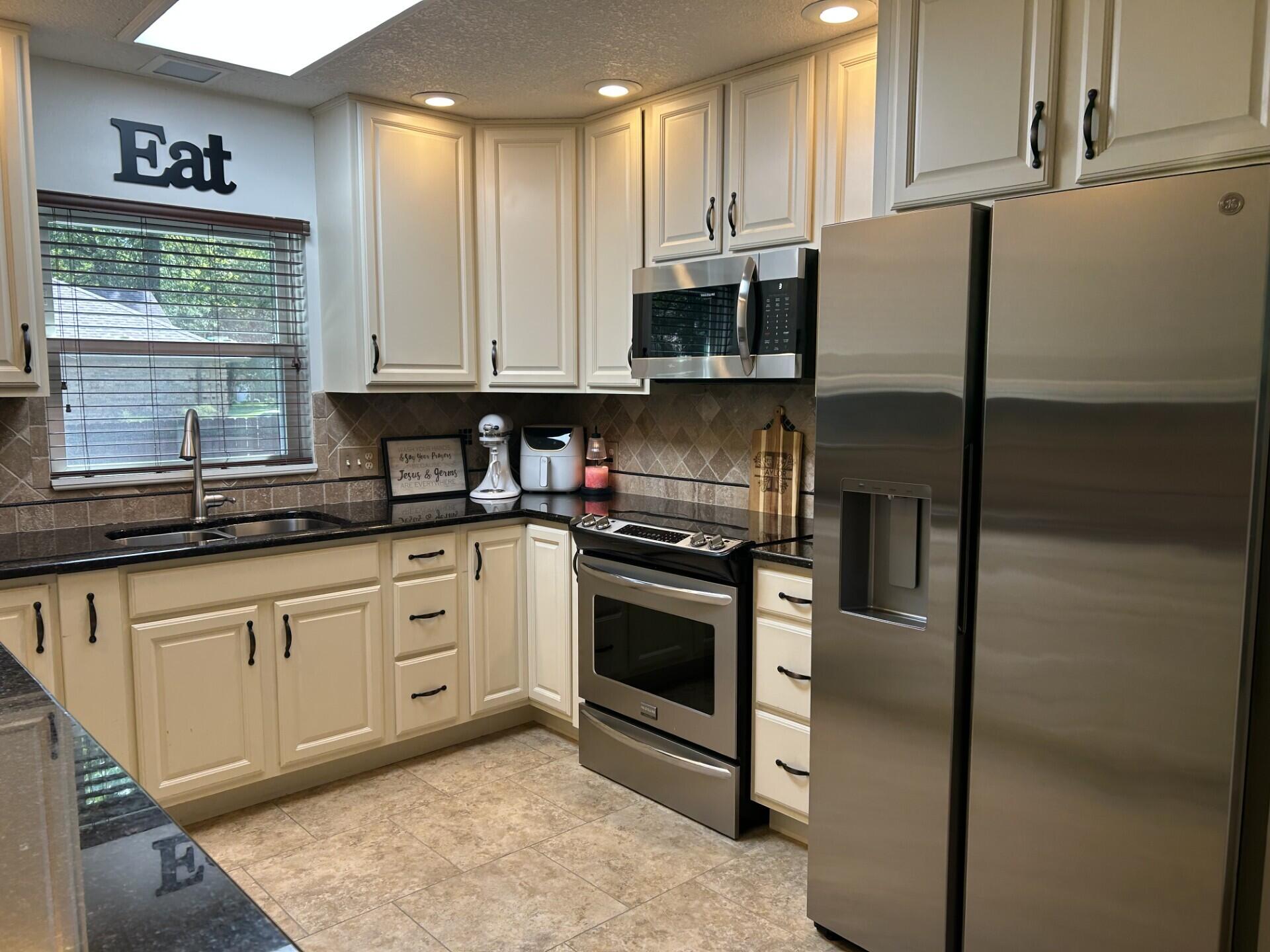 1713 Kingsbury, Saint Marys, Ohio 45885