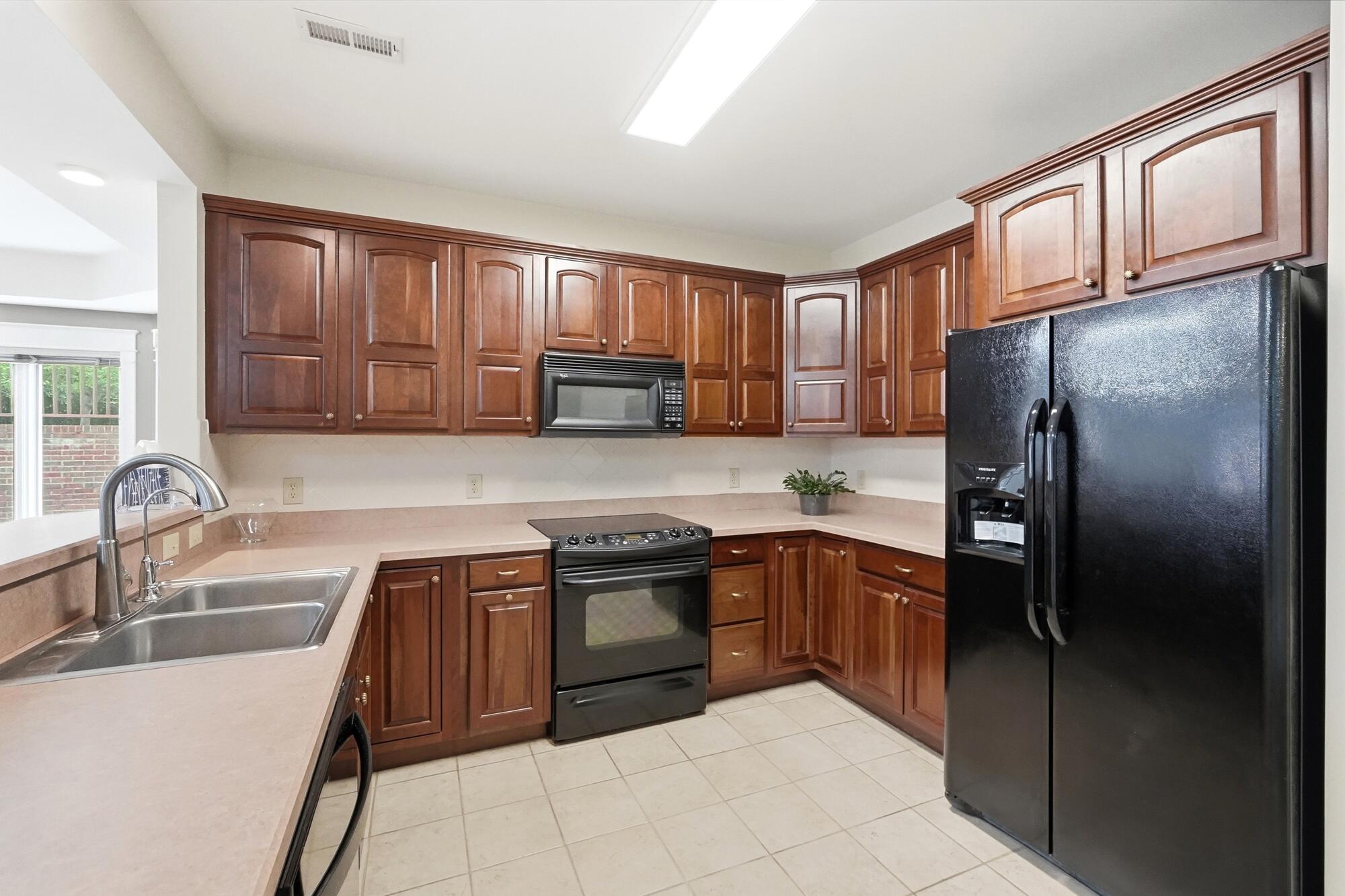 2638 Ballydoyle, Springfield, Ohio 45503