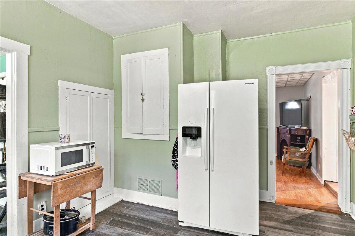 12066 Urbana, Middleburg, Ohio 43336