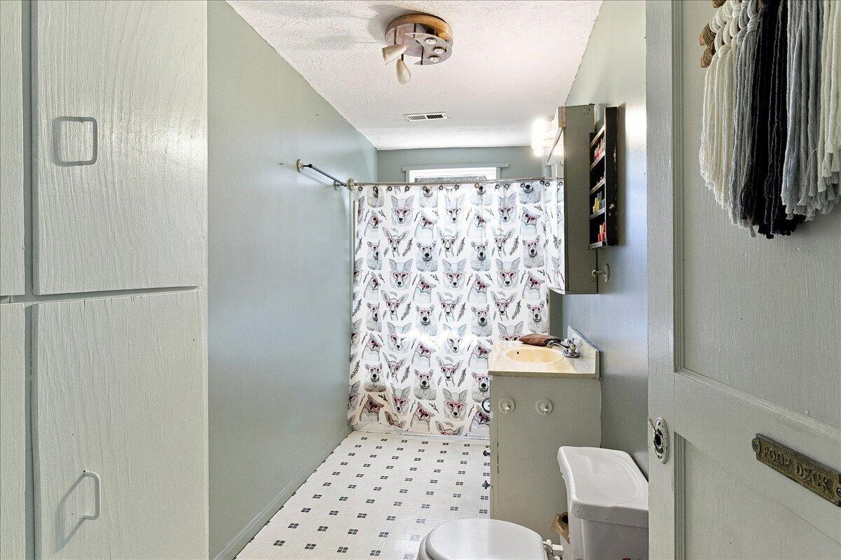 12066 Urbana, Middleburg, Ohio 43336
