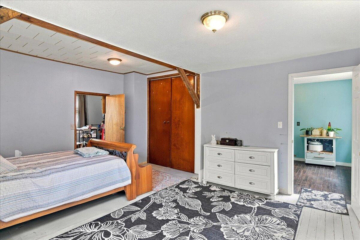 12066 Urbana, Middleburg, Ohio 43336