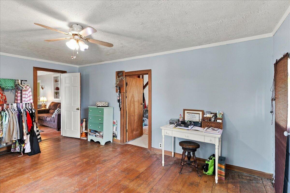 12066 Urbana, Middleburg, Ohio 43336