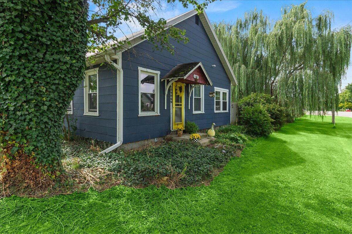 12066 Urbana, Middleburg, Ohio 43336