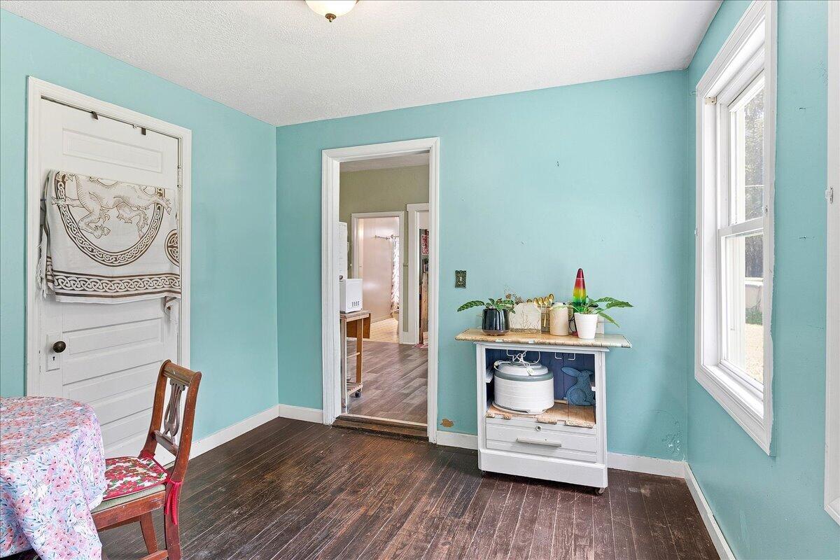 12066 Urbana, Middleburg, Ohio 43336