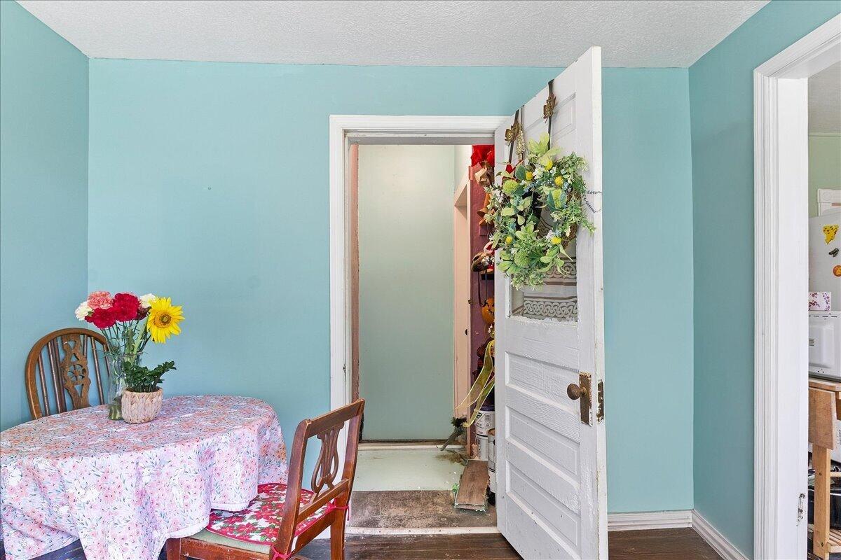 12066 Urbana, Middleburg, Ohio 43336
