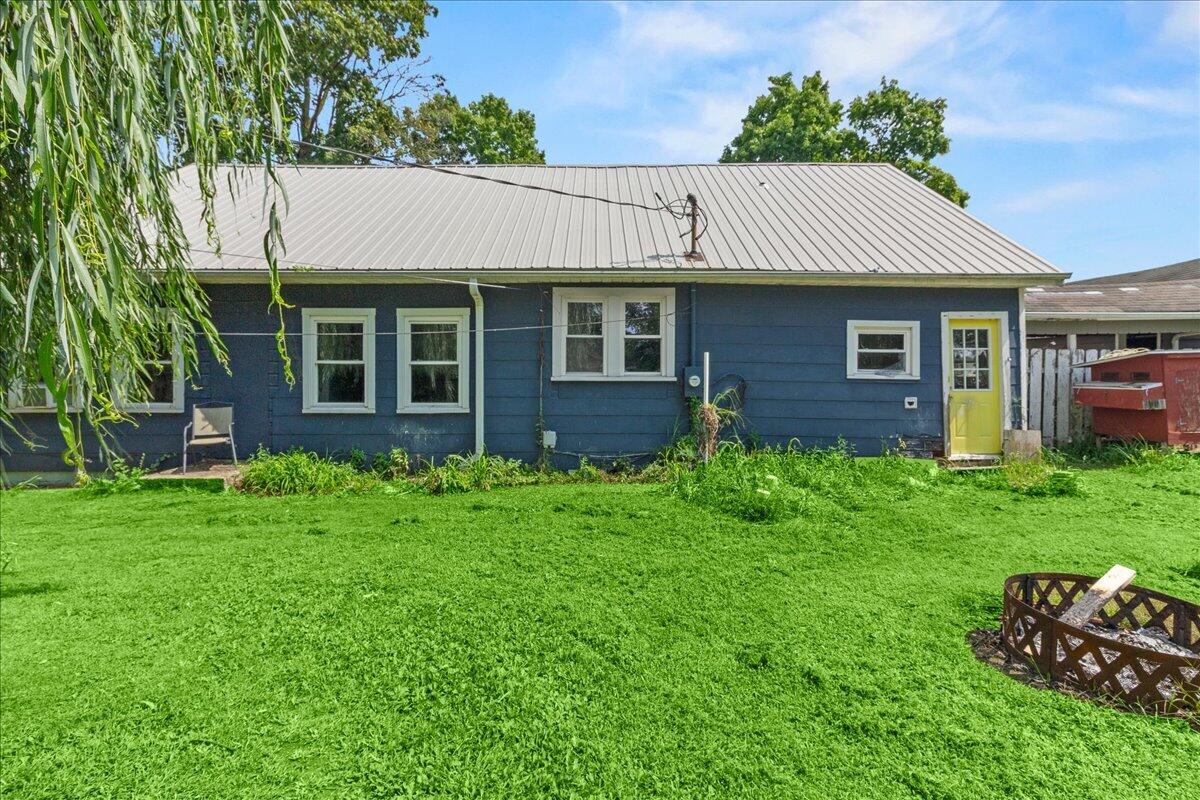 12066 Urbana, Middleburg, Ohio 43336