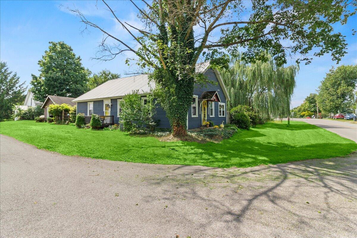 12066 Urbana, Middleburg, Ohio 43336